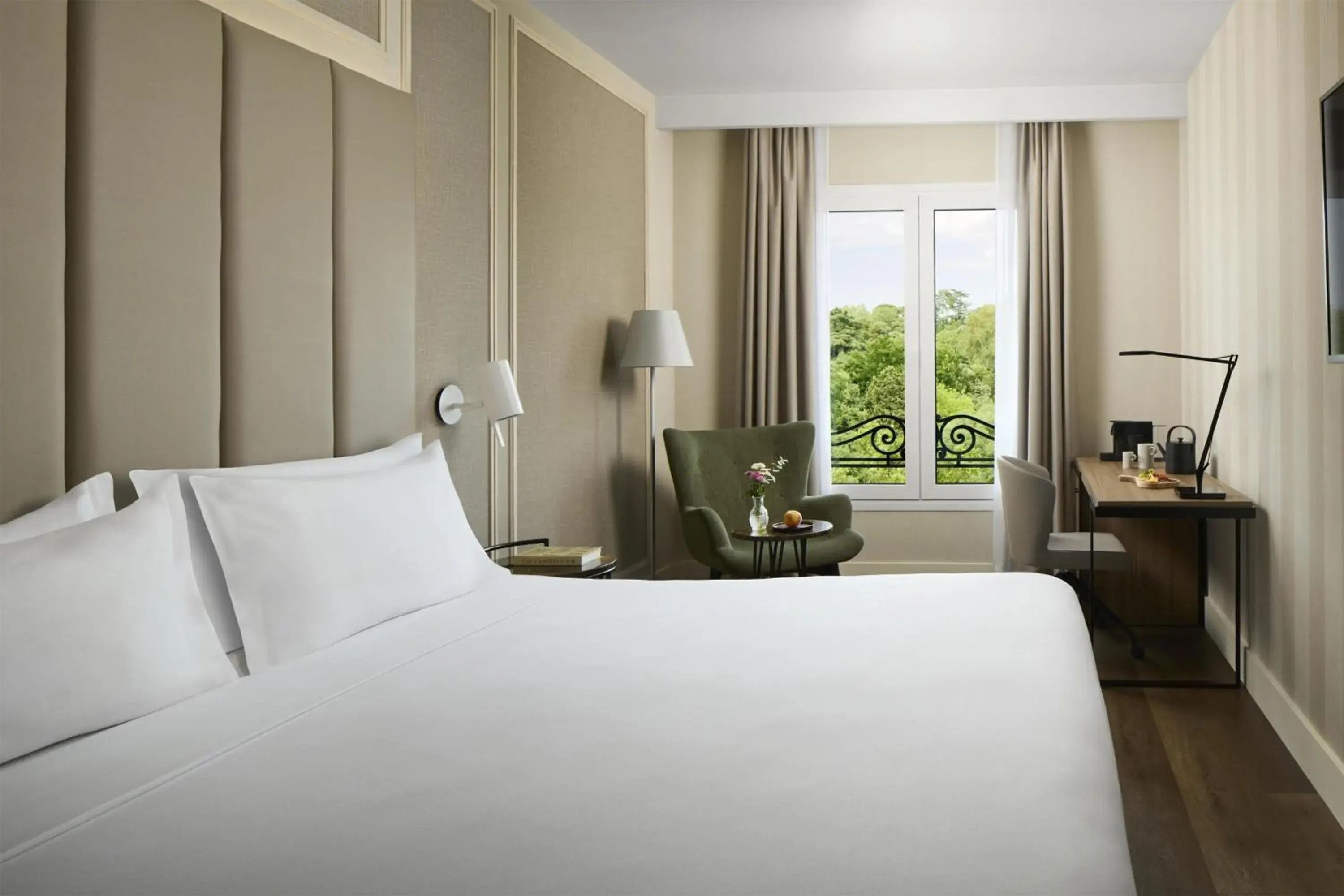 Bedroom, Bed in NH Madrid Nacional Bedroom, Bed in NH Madrid Nacional