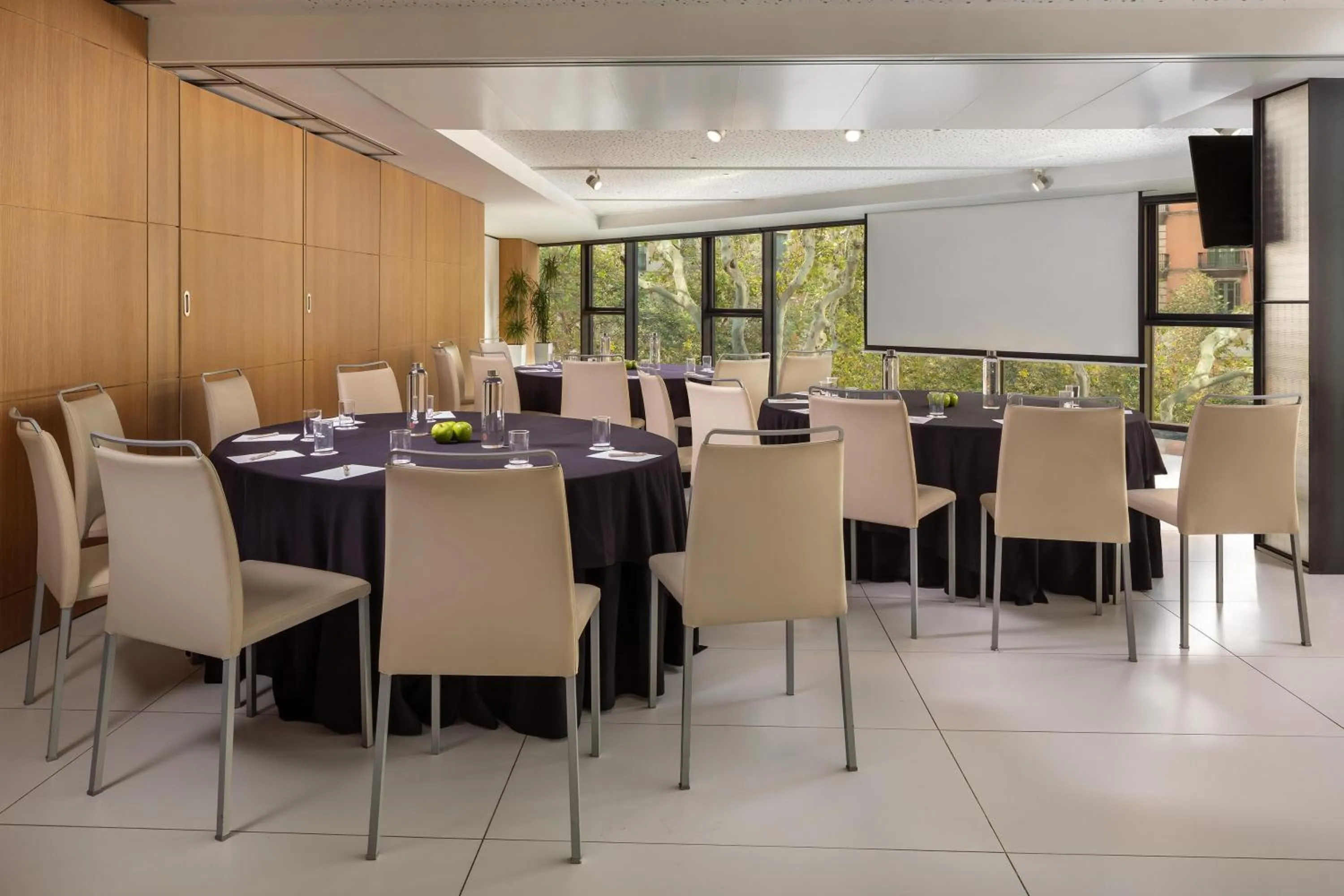 Lounge or bar in NH Collection Barcelona Gran Hotel Calderon