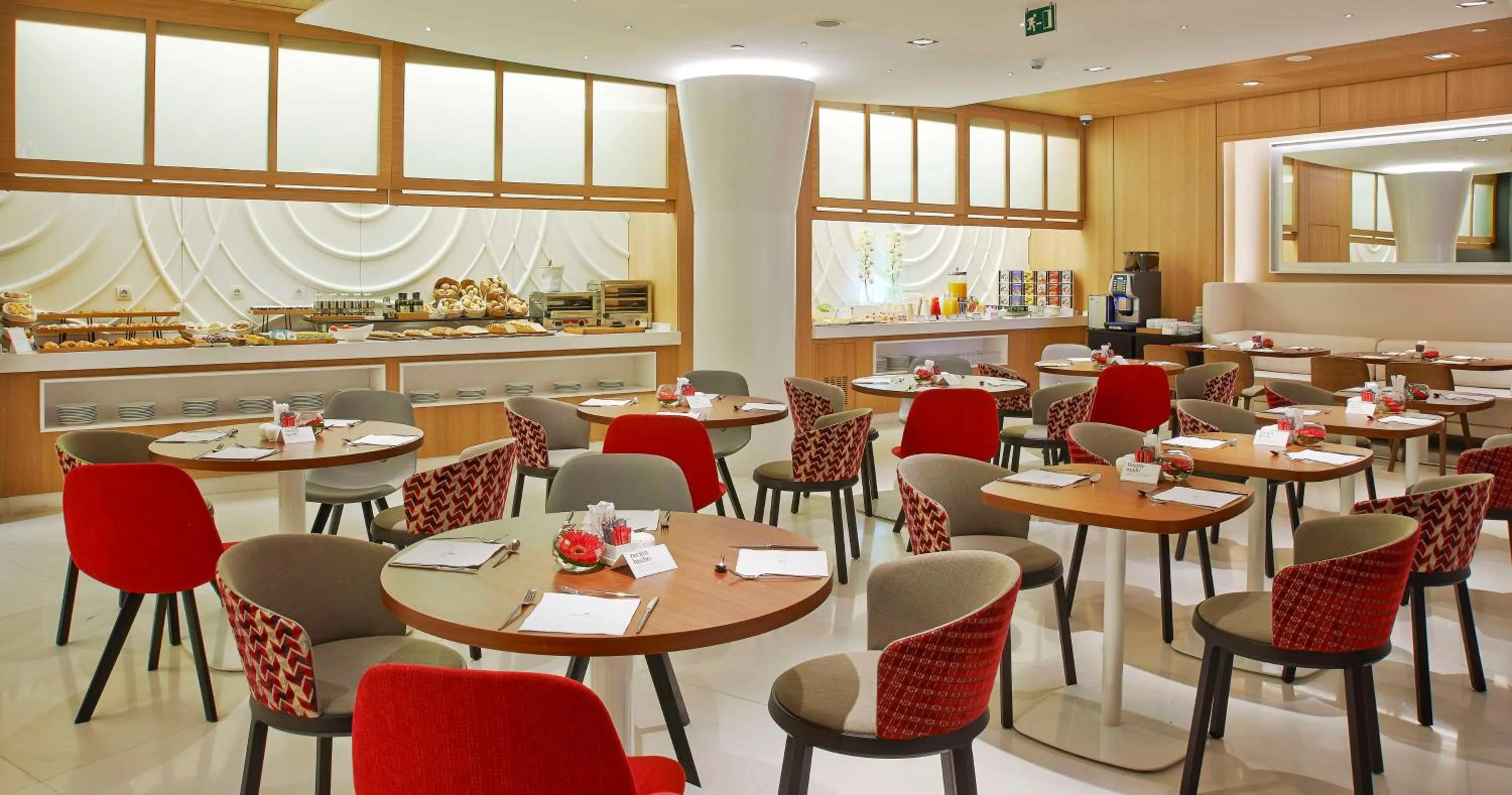 Restaurant/places to eat in NH Collection Barcelona Gran Hotel Calderon