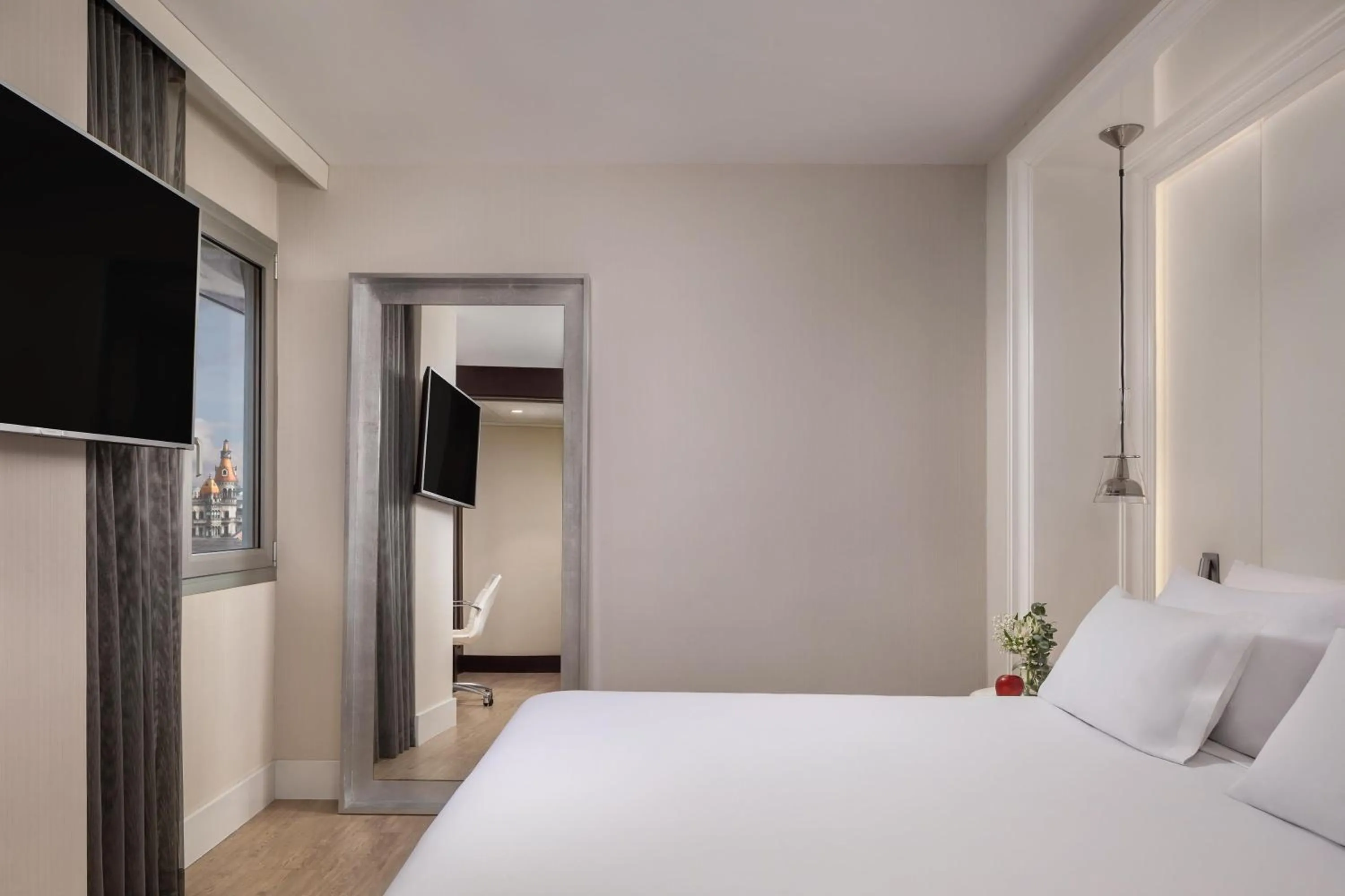 Bedroom, Bed in NH Collection Barcelona Gran Hotel Calderon