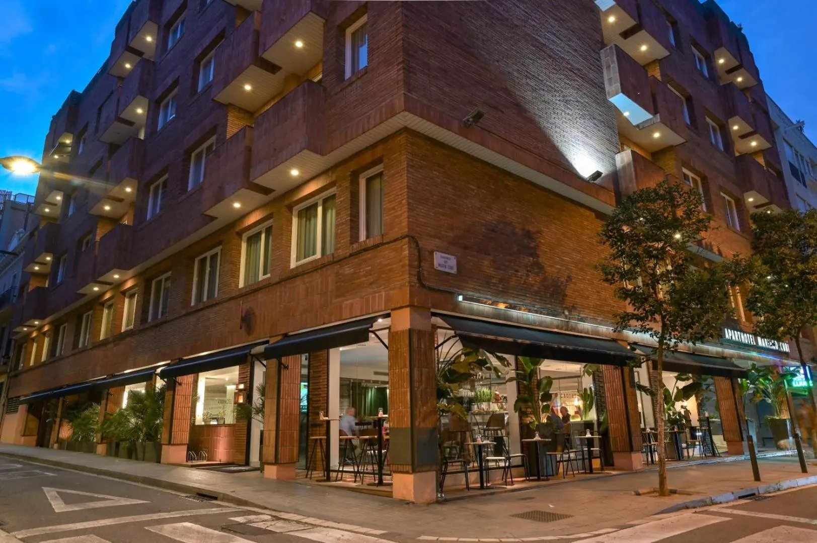 Neighbourhood in Aparthotel Mariano Cubi Barcelona