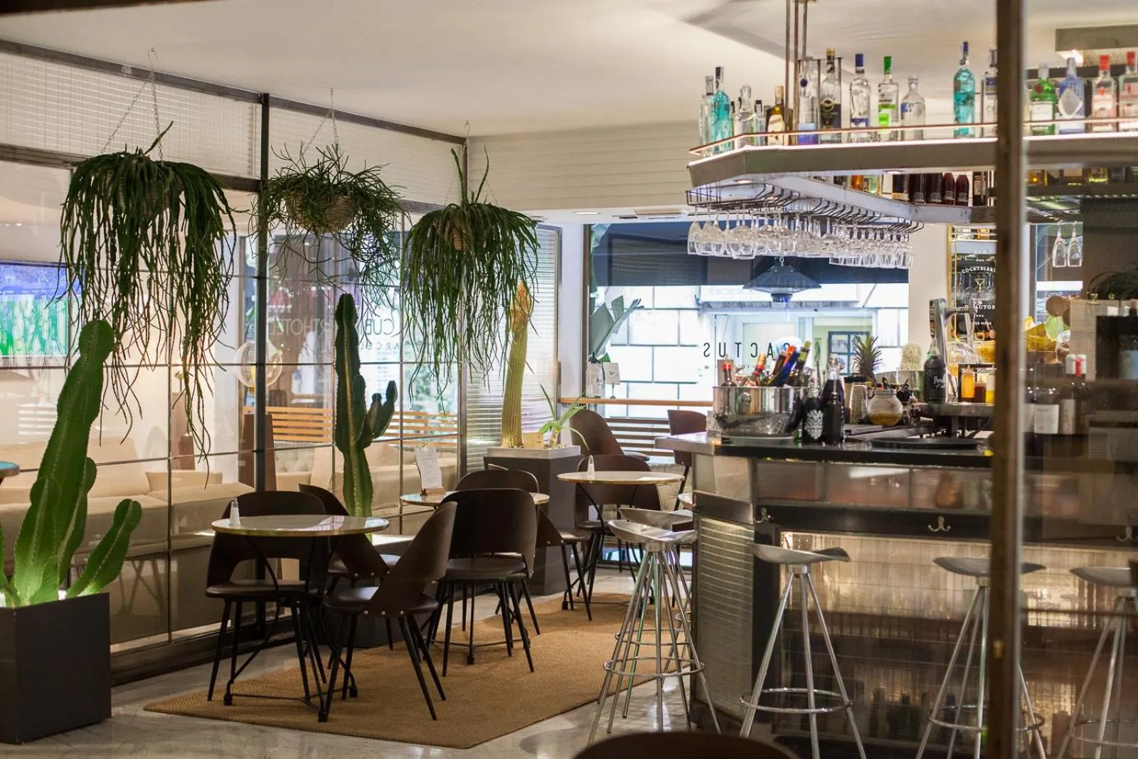 Lounge or bar in Aparthotel Mariano Cubi Barcelona