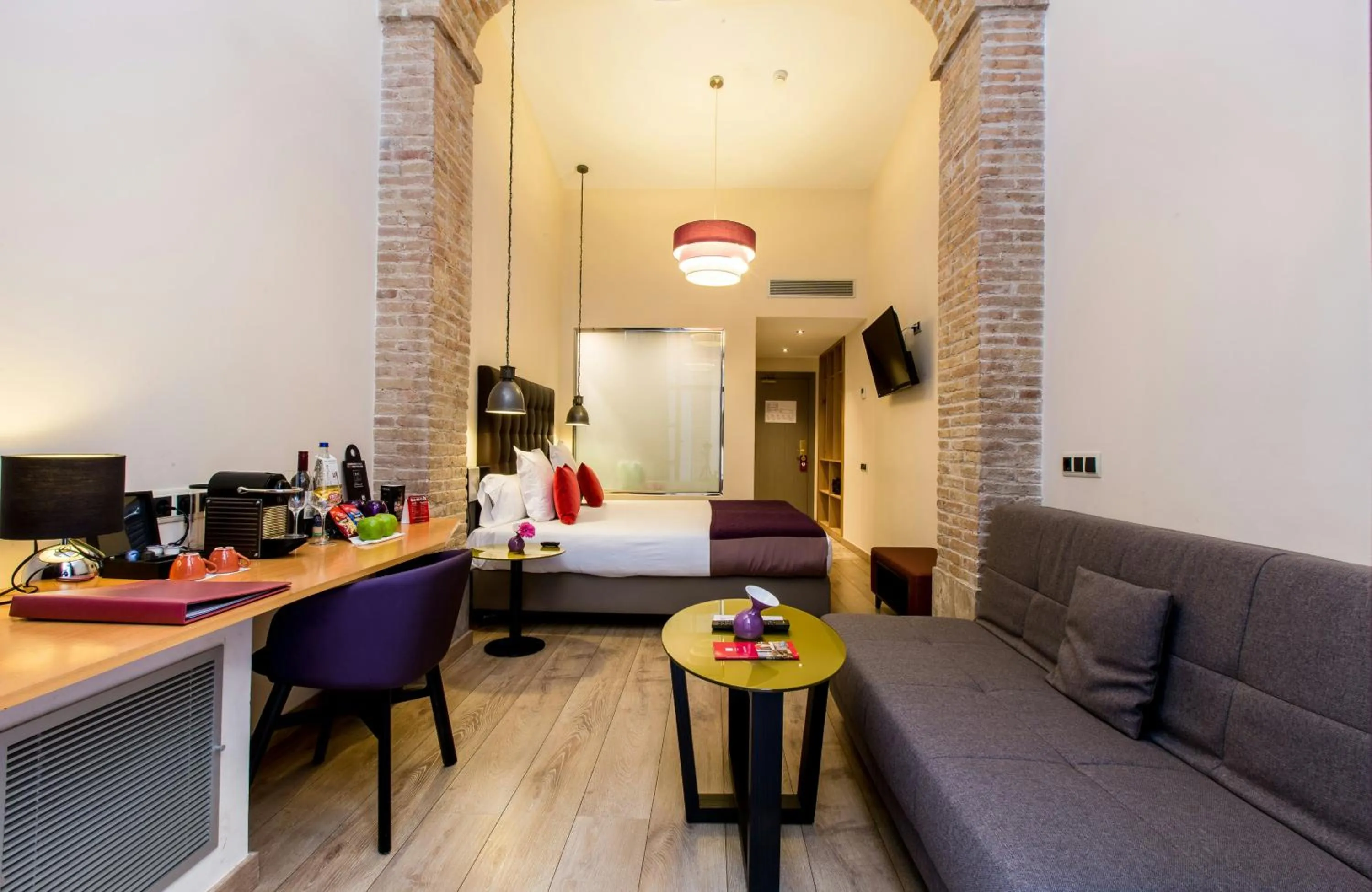 Photo of the whole room, Bed in Leonardo Hotel Barcelona Las Ramblas
