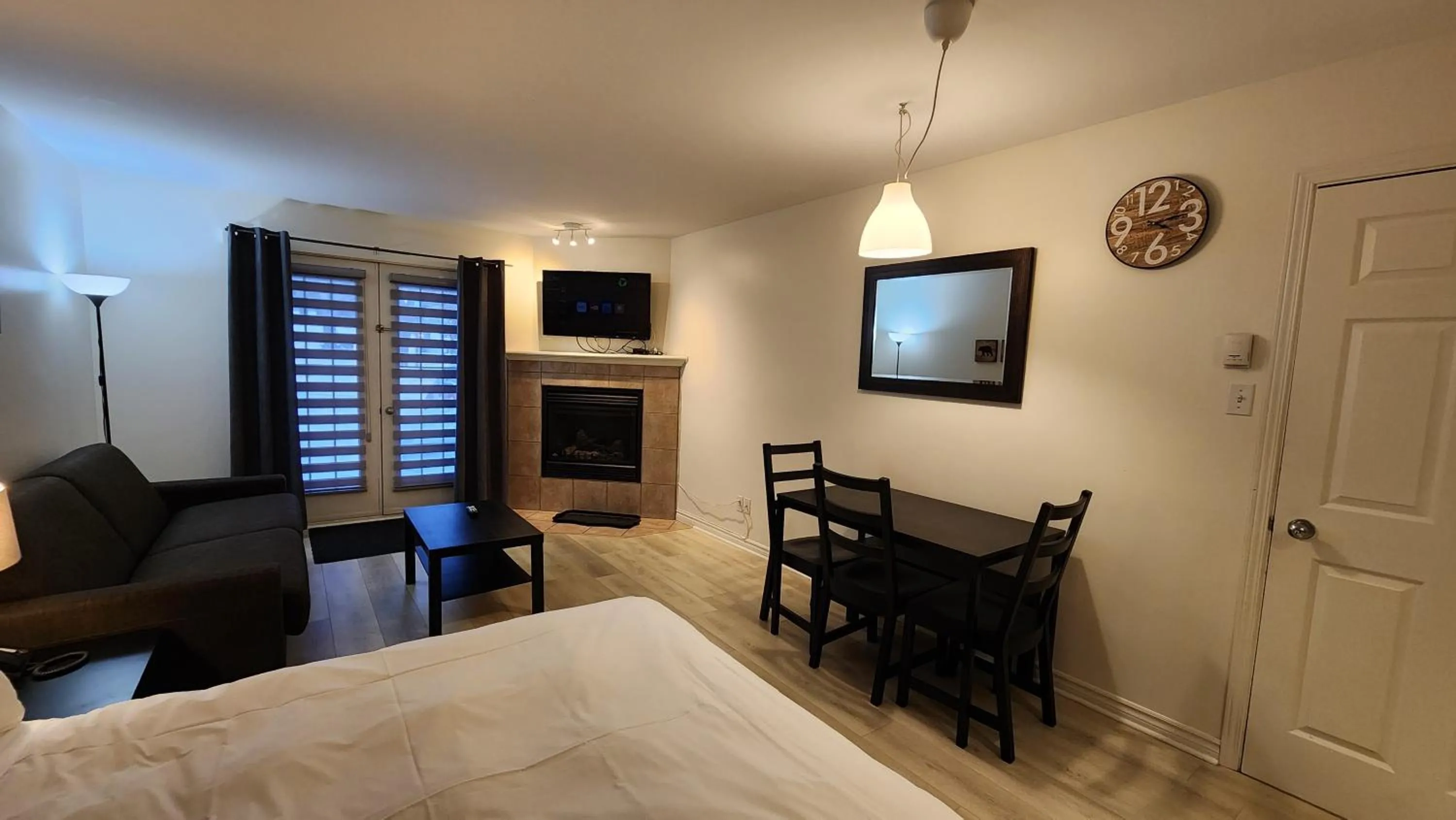 Studio with Lake View in Privilege Mont-Tremblant