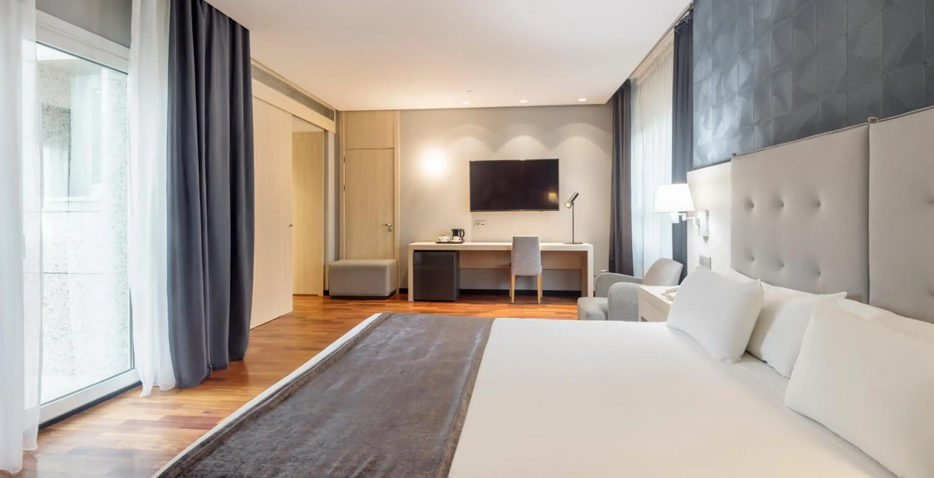 Bedroom, Bed in Ilunion Pio XII Bedroom, Bed in Ilunion Pio XII