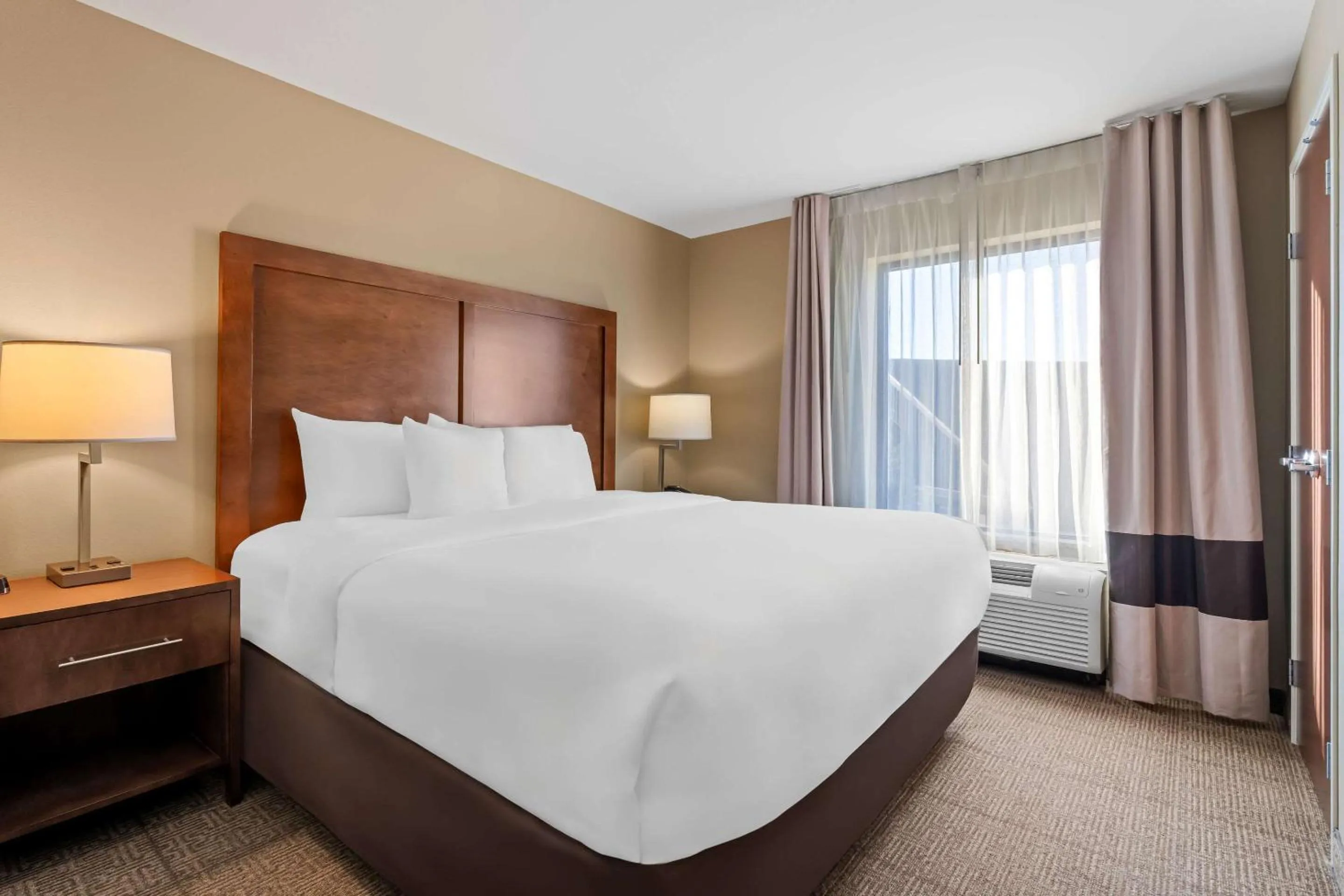 Bedroom, Bed in Comfort Inn & Suites Avera Southwest