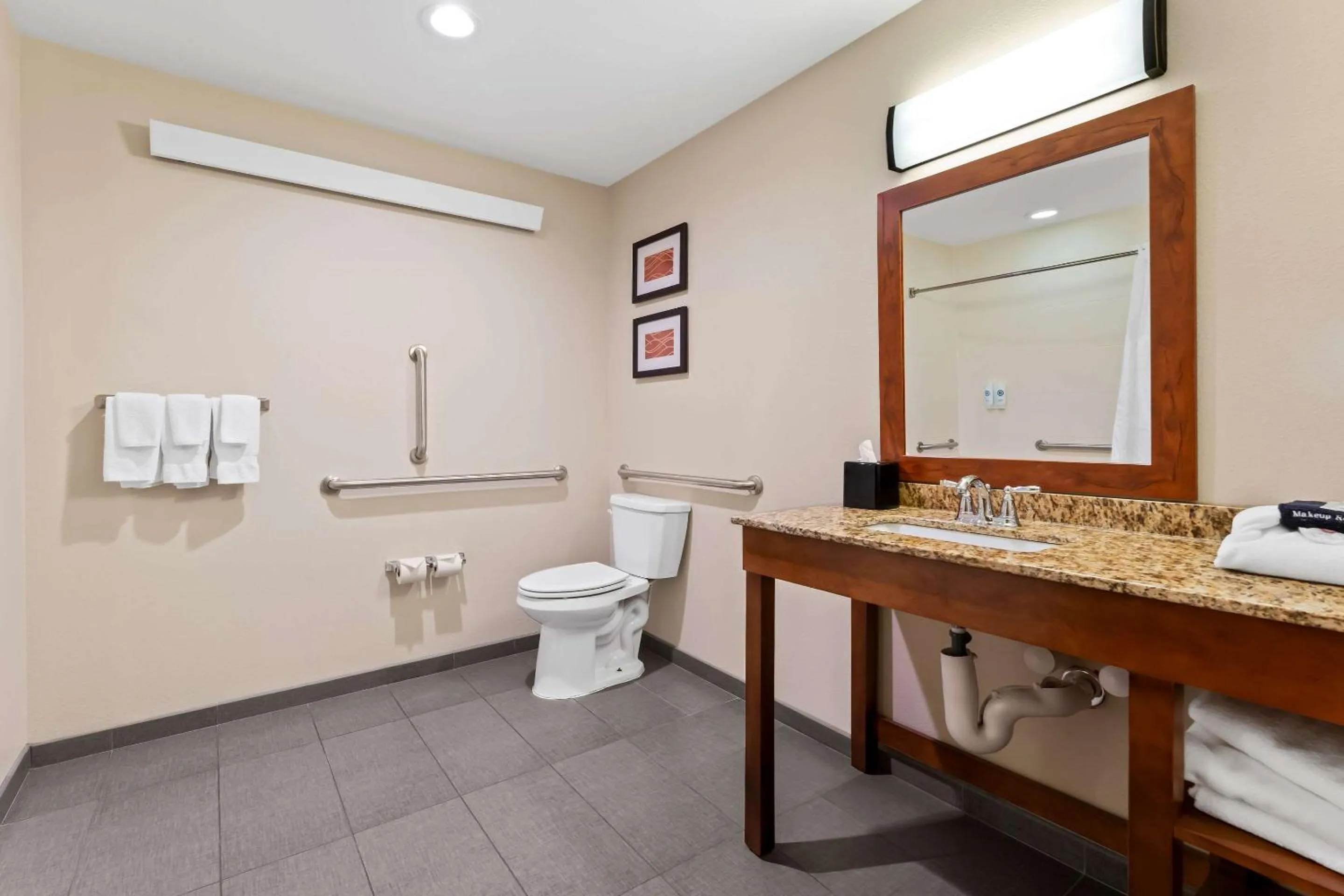 Bedroom in Comfort Inn & Suites Avera Southwest