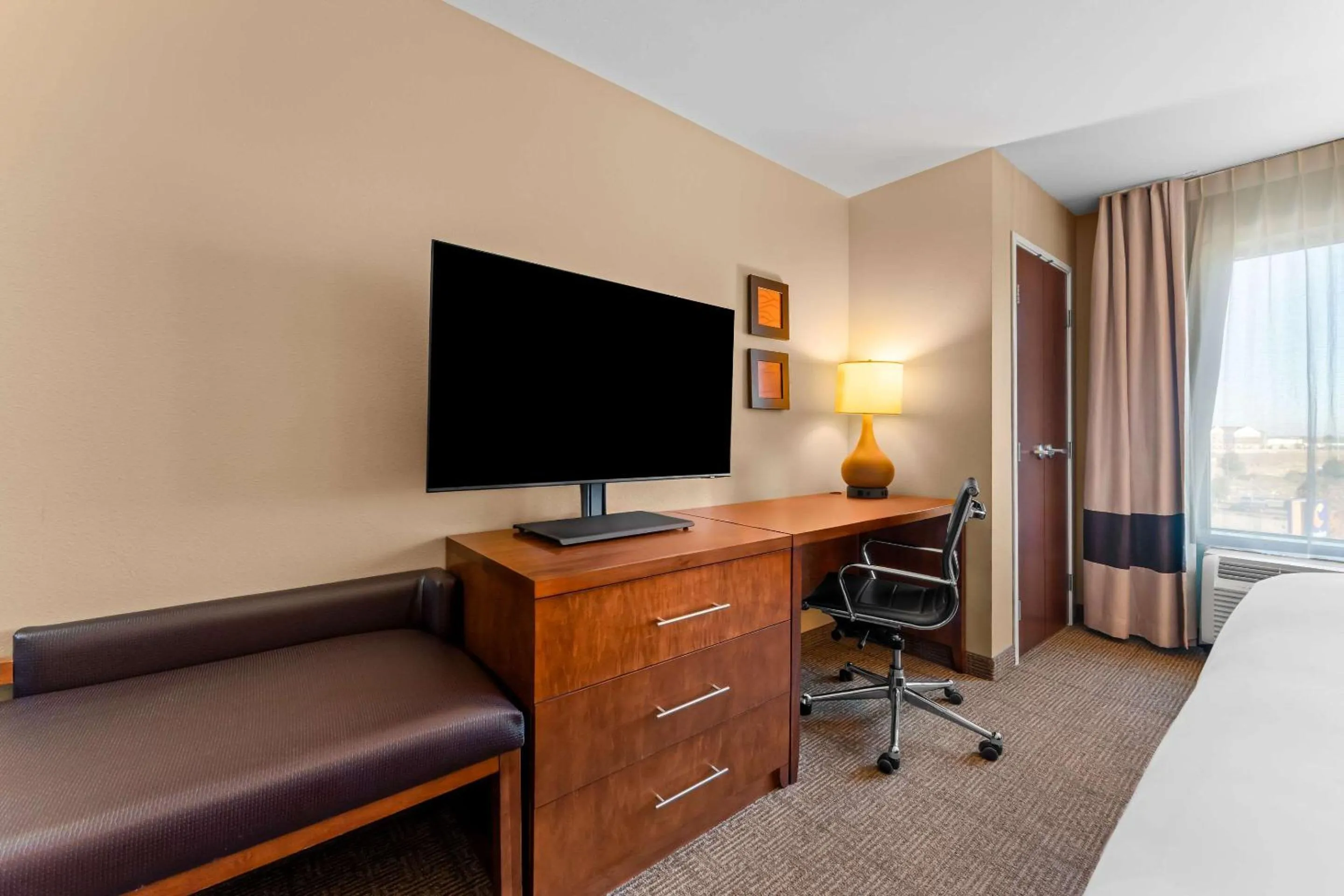 Bedroom, Bed in Comfort Inn & Suites Avera Southwest