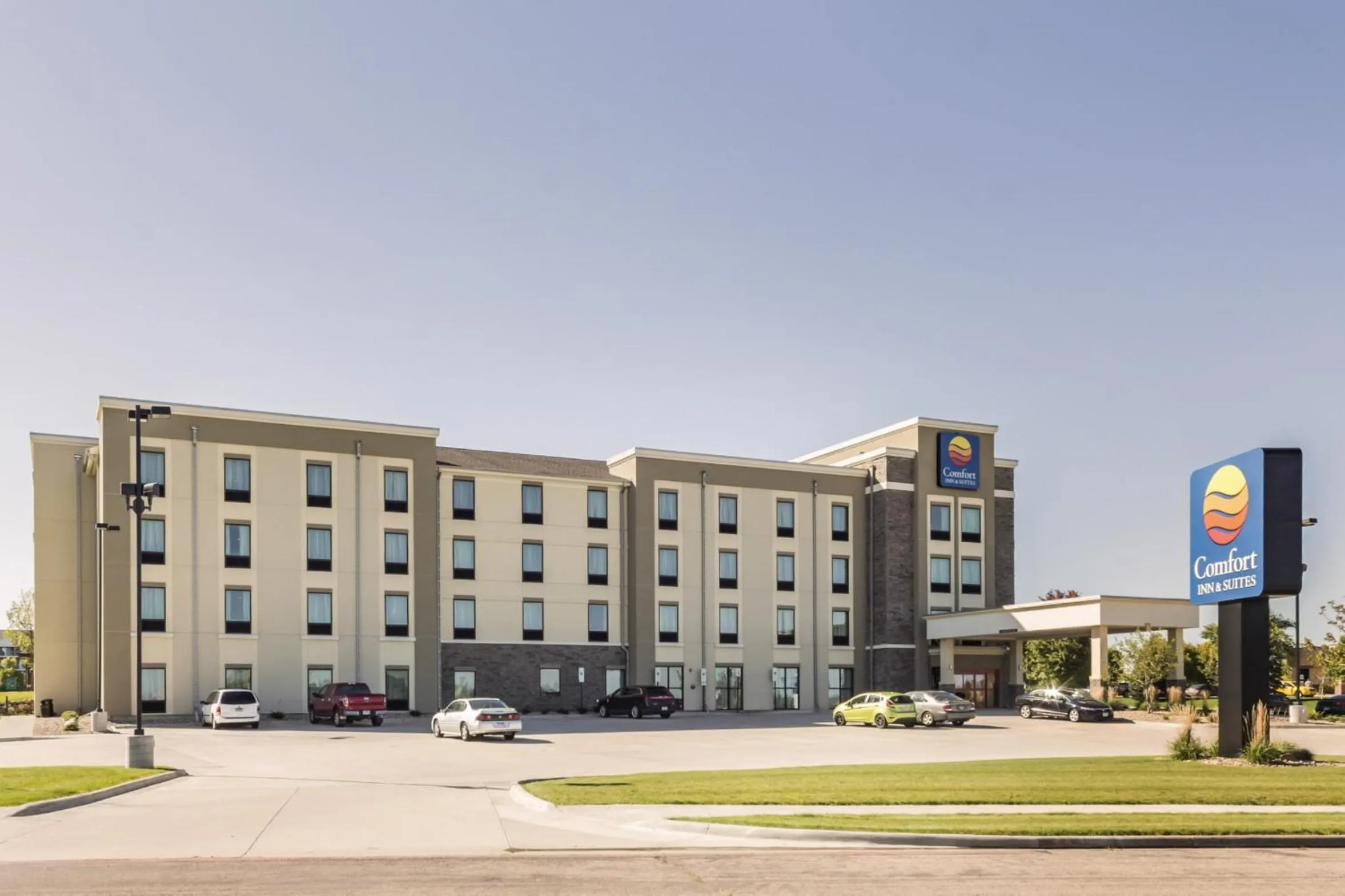 Facade/entrance in Comfort Inn & Suites Avera Southwest