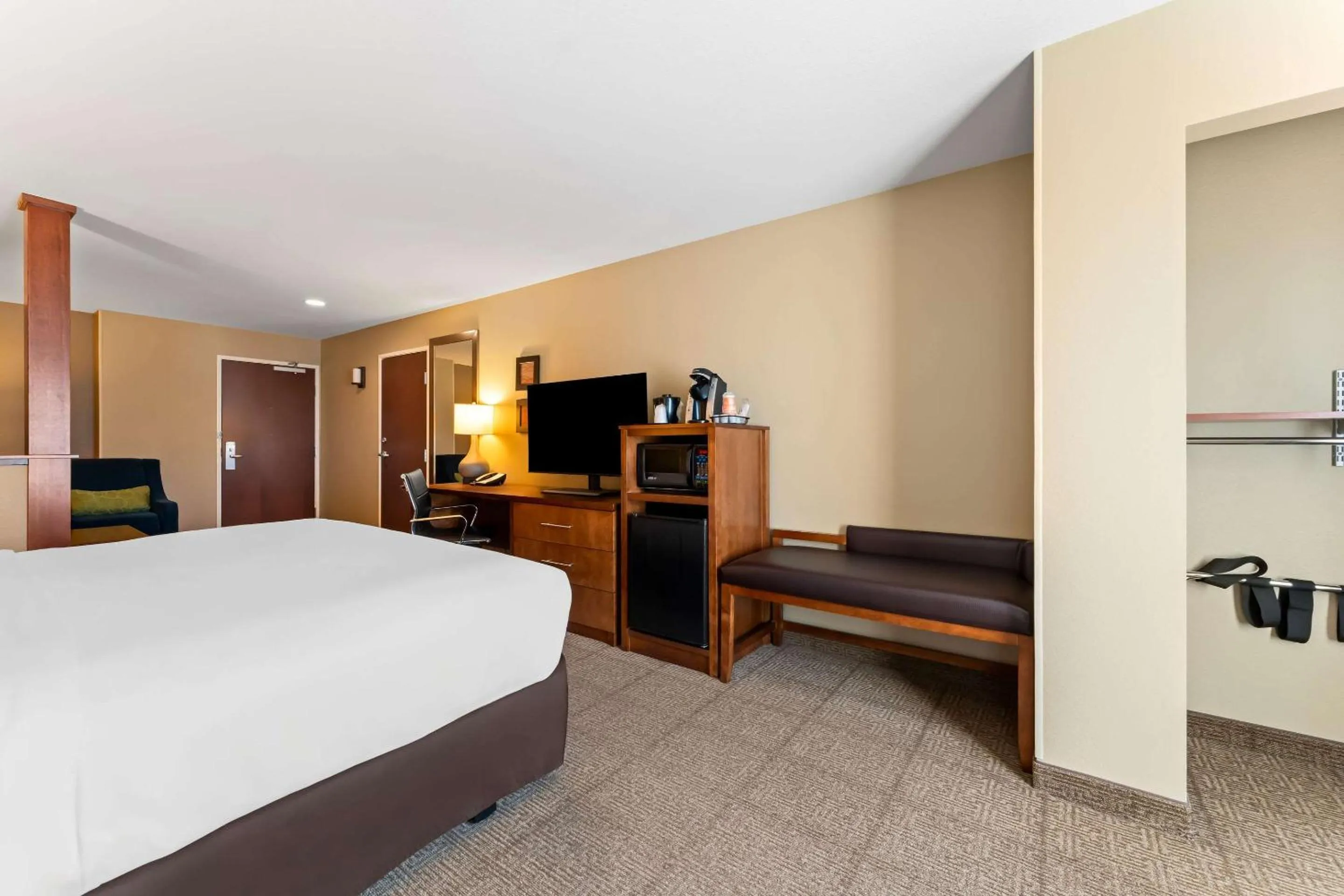 Bedroom, Bed in Comfort Inn & Suites Avera Southwest
