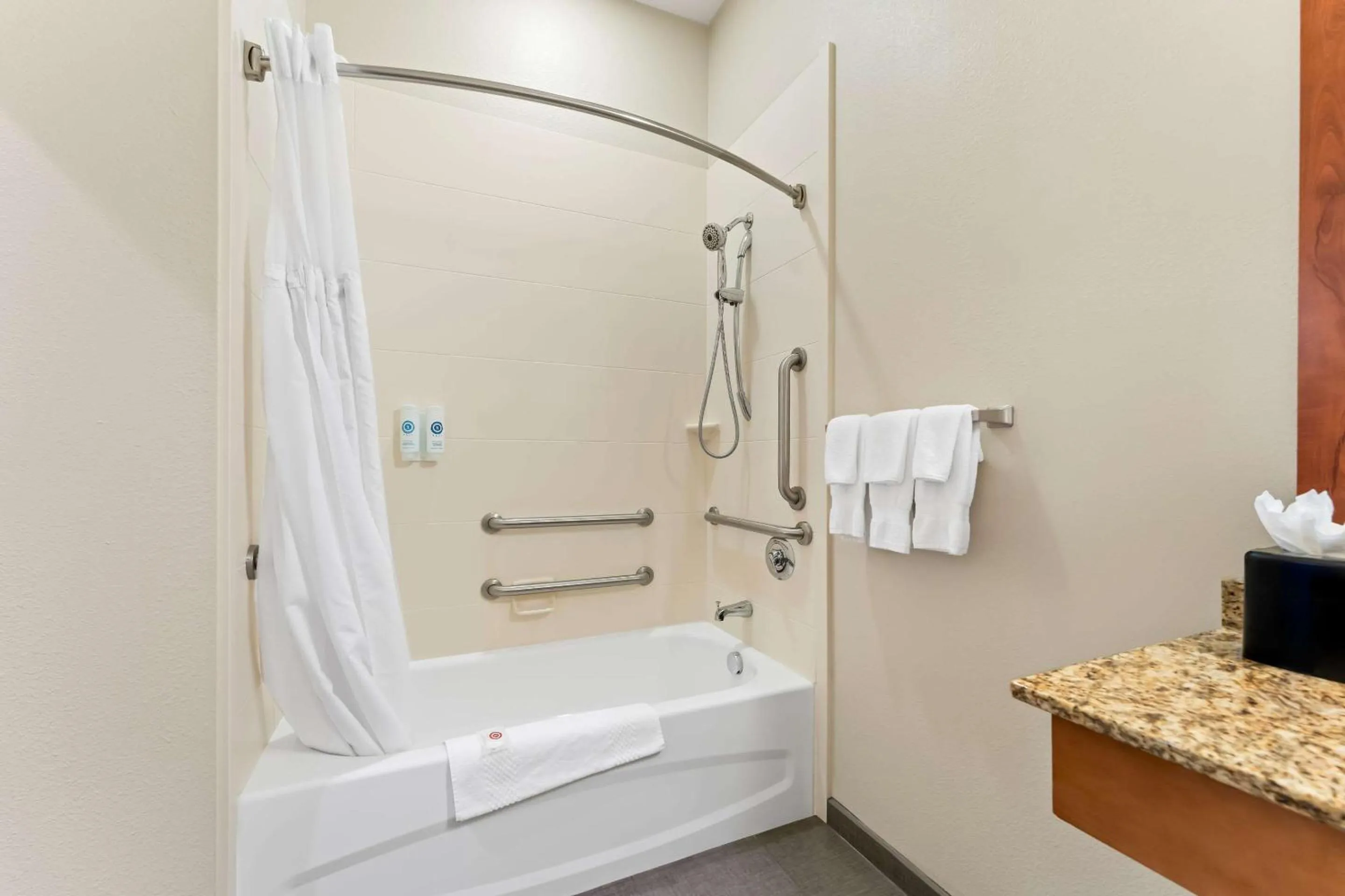 Bathroom in Comfort Inn & Suites Avera Southwest