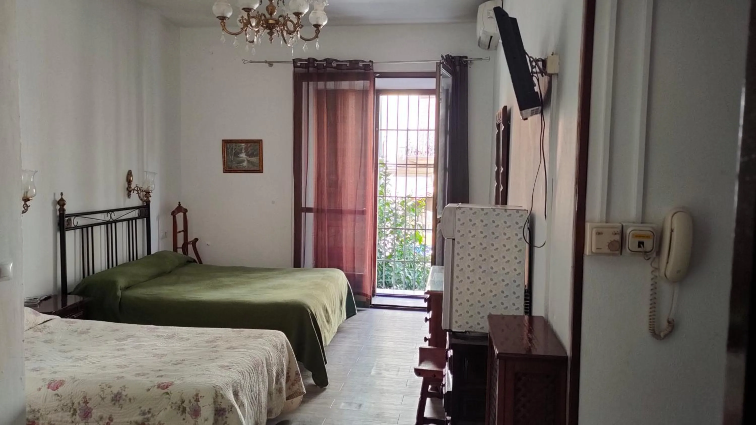 Bedroom, Bed in Hostal Colon Antequera