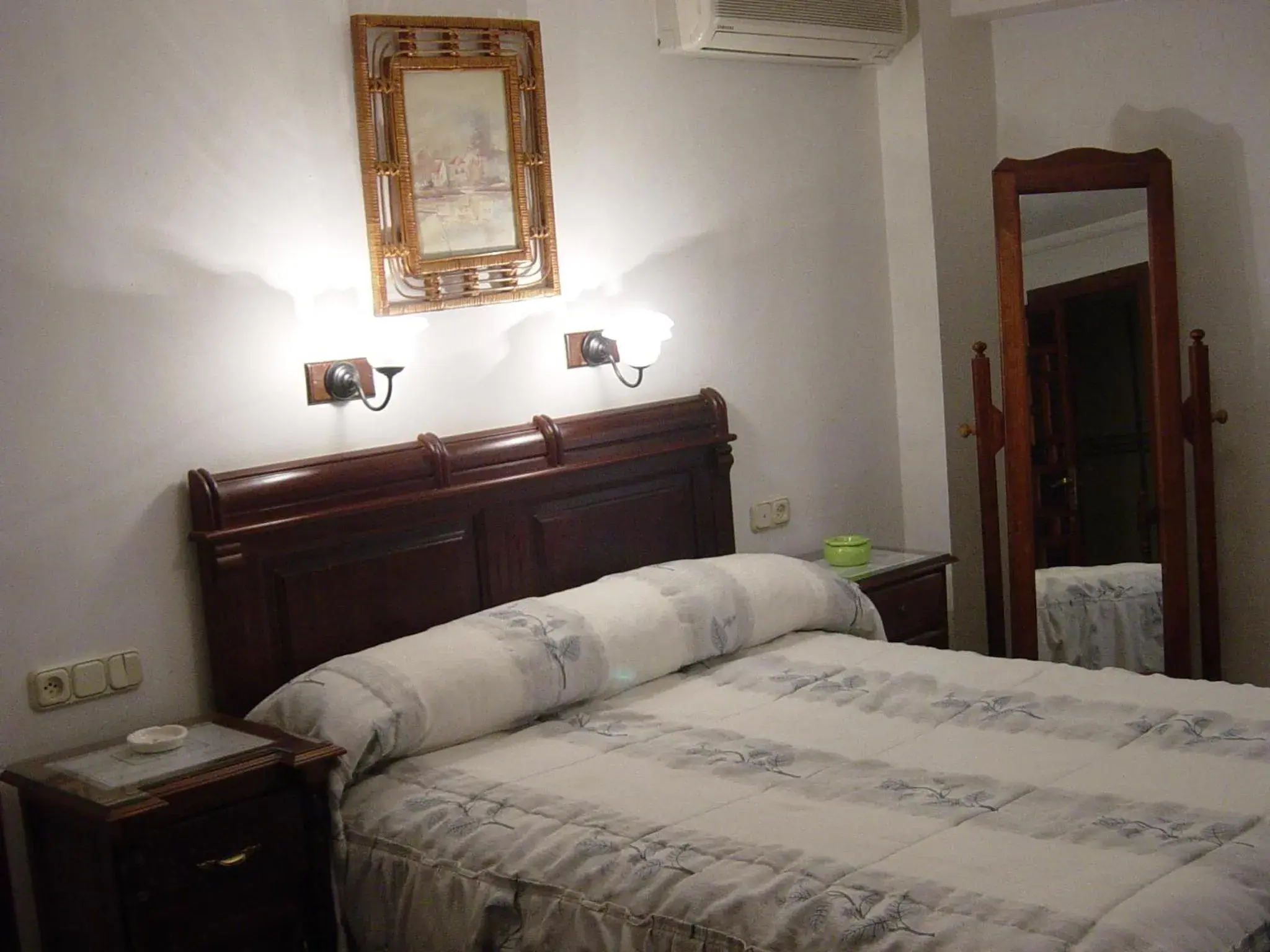 Photo of the whole room, Bed in Hostal Colon Antequera Photo of the whole room, Bed in Hostal Colon Antequera