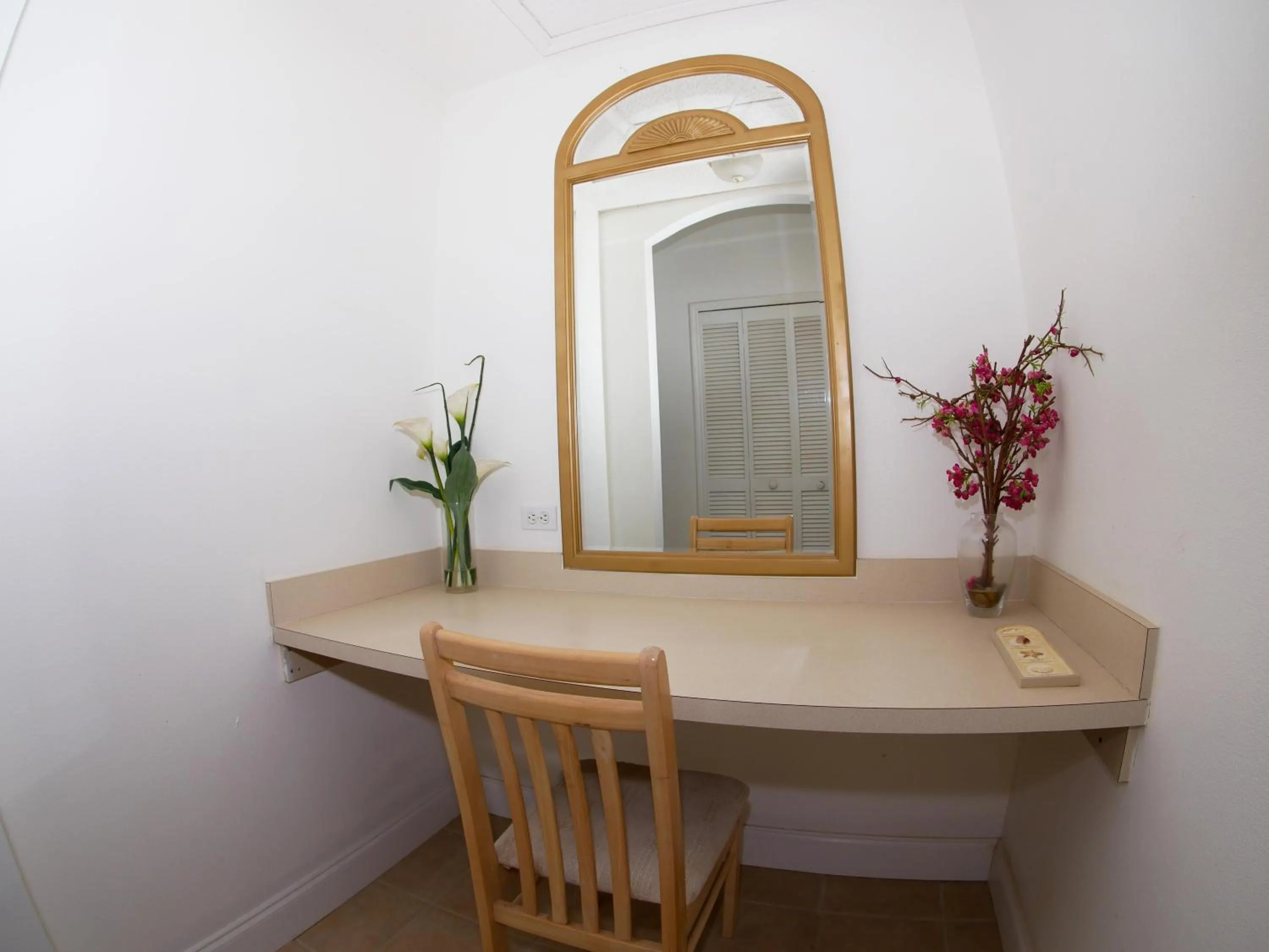 Bedroom in Large Pool With Jacuzzi, Near The Disney Attractions!!