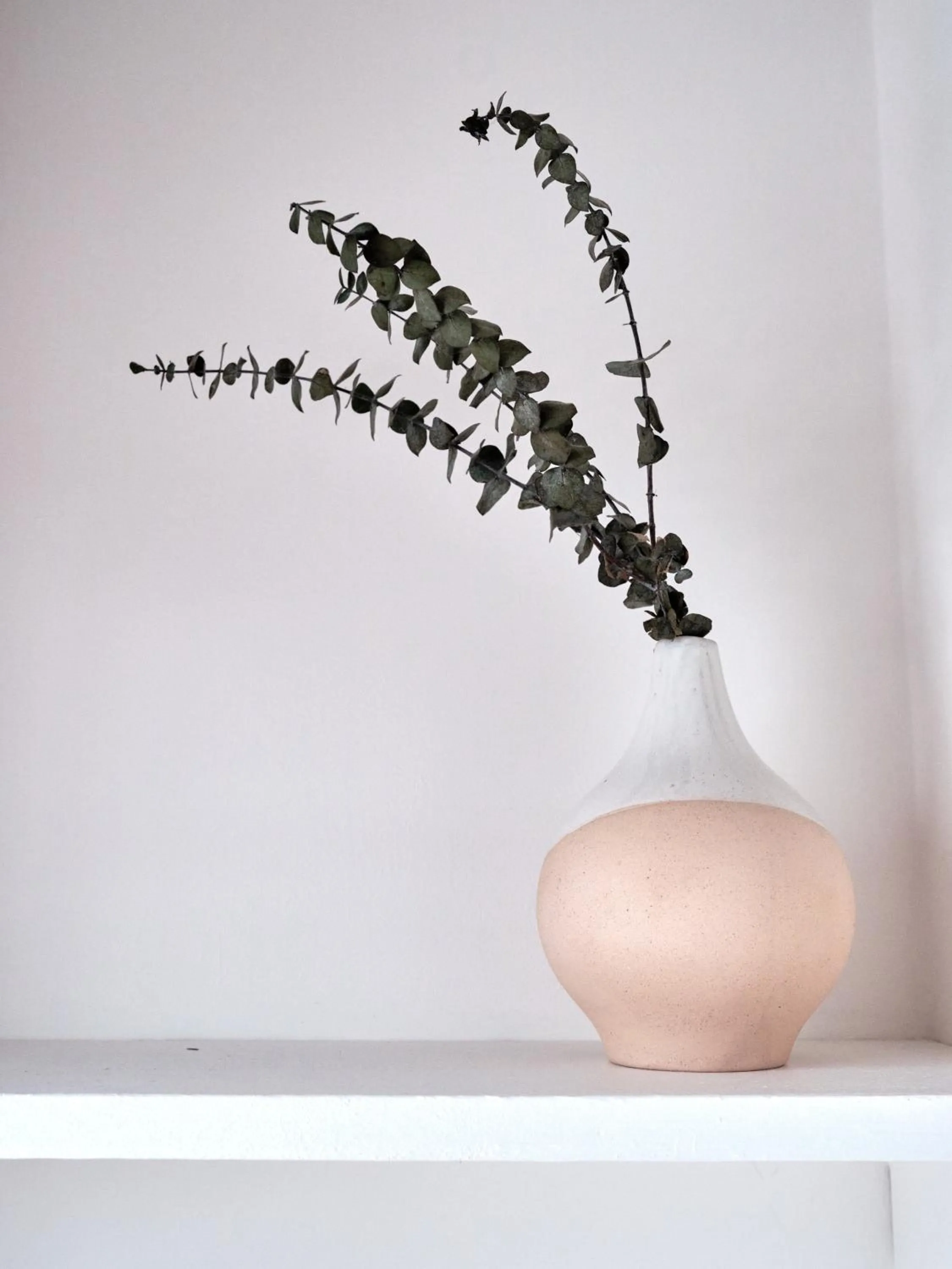 Decorative detail in BALCON BLANC - Auberge à Chicoutimi, Saguenay