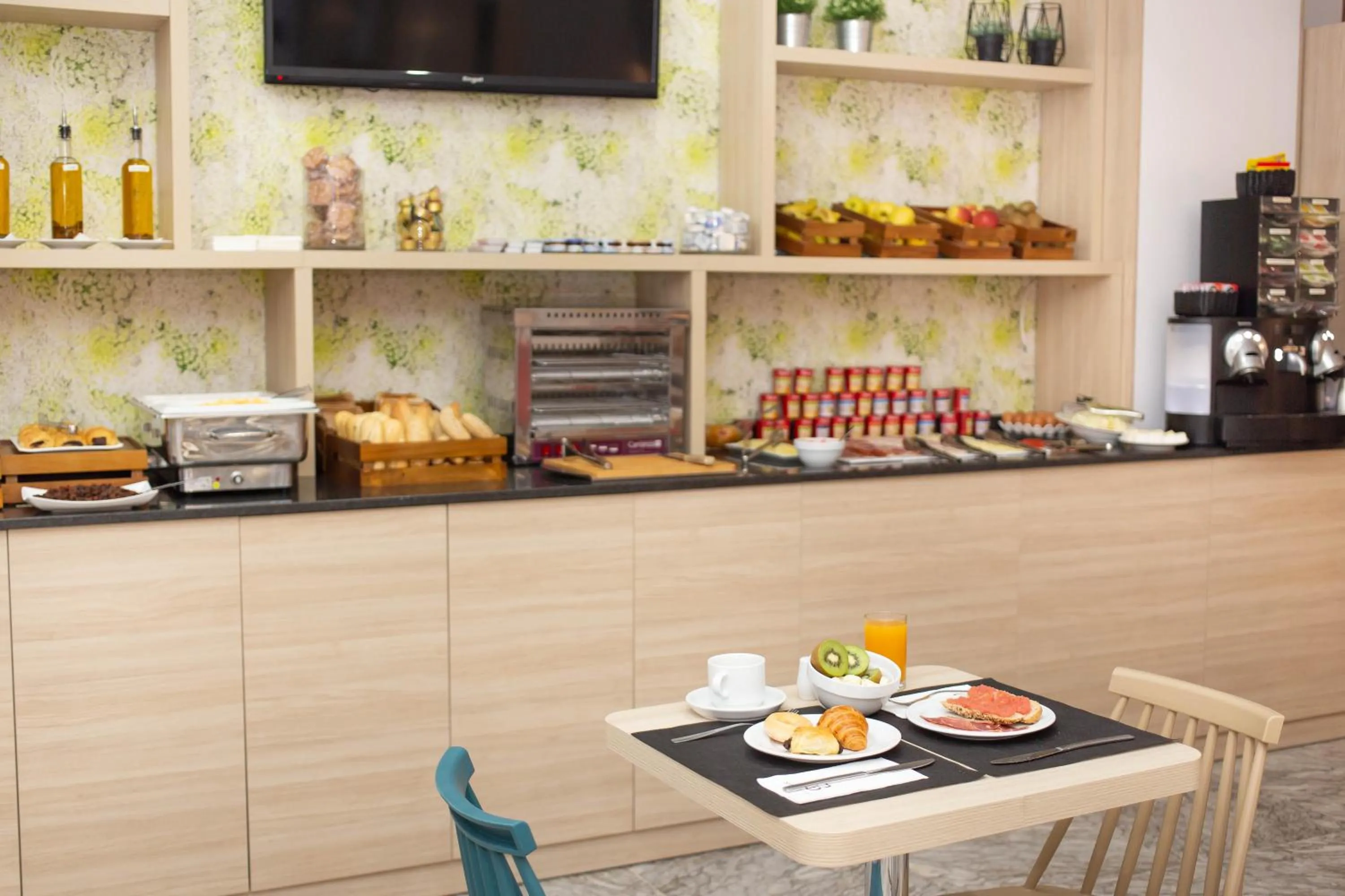 Restaurant/places to eat in Soho Boutique Bahía Málaga