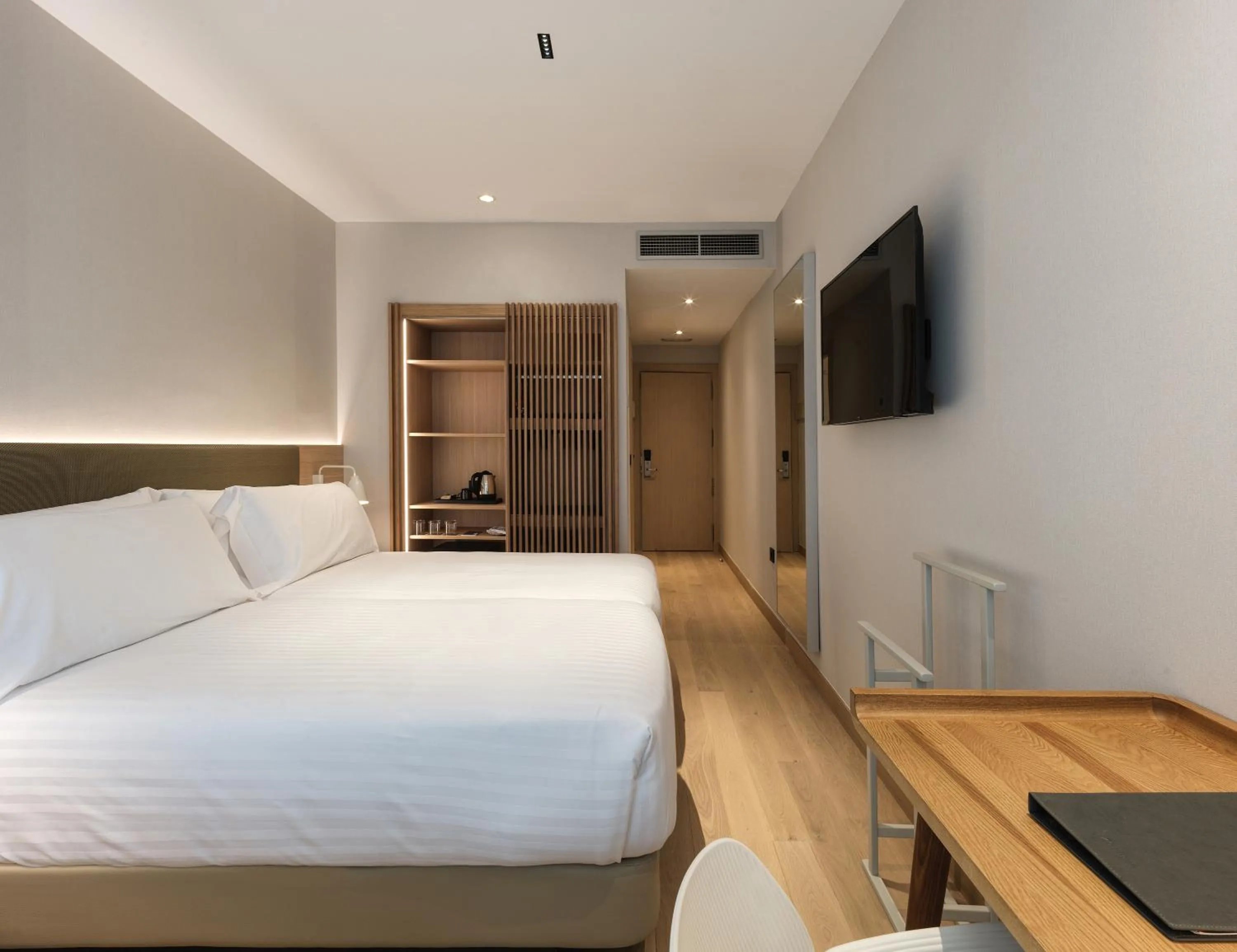 Photo of the whole room, Bed in Zenit Coruña