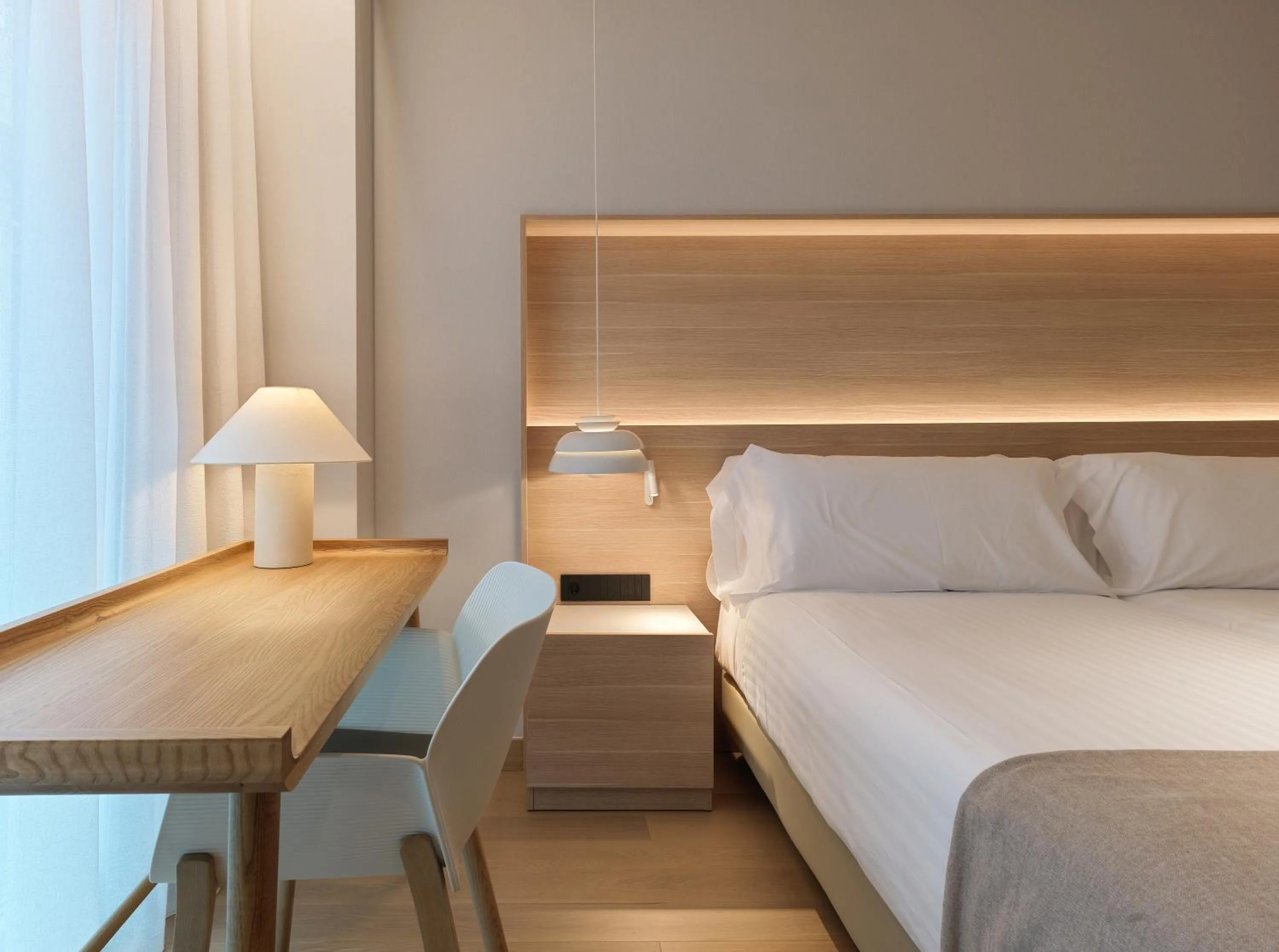 Photo of the whole room, Bed in Zenit Coruña