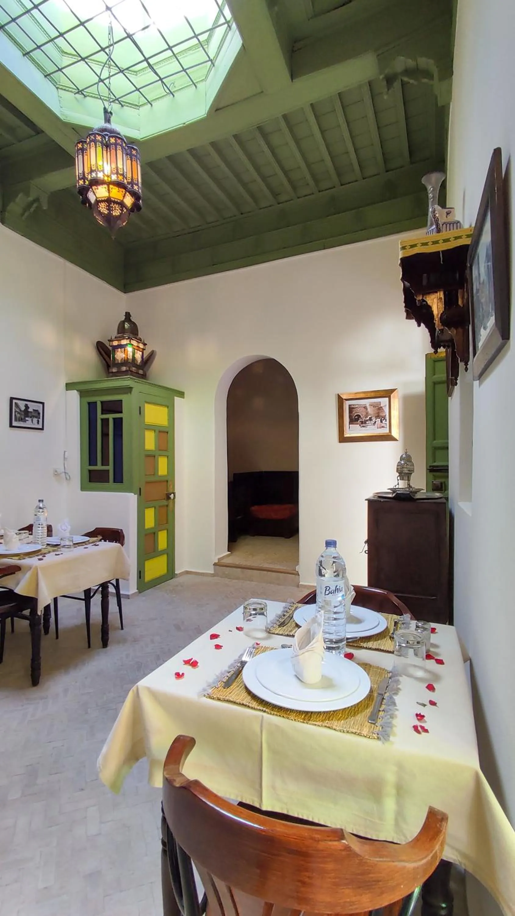 Restaurant/places to eat in RIAD DAR En-Nawat