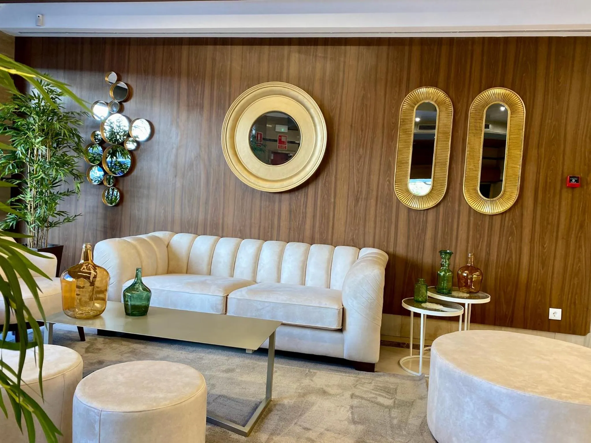 Lobby or reception in Hotel Derby Sevilla