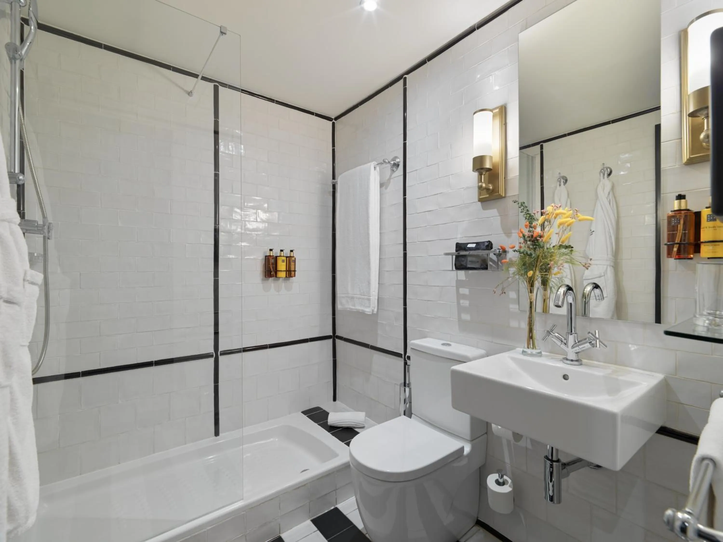 Toilet in Boutique Hotel H10 Catalunya Plaza