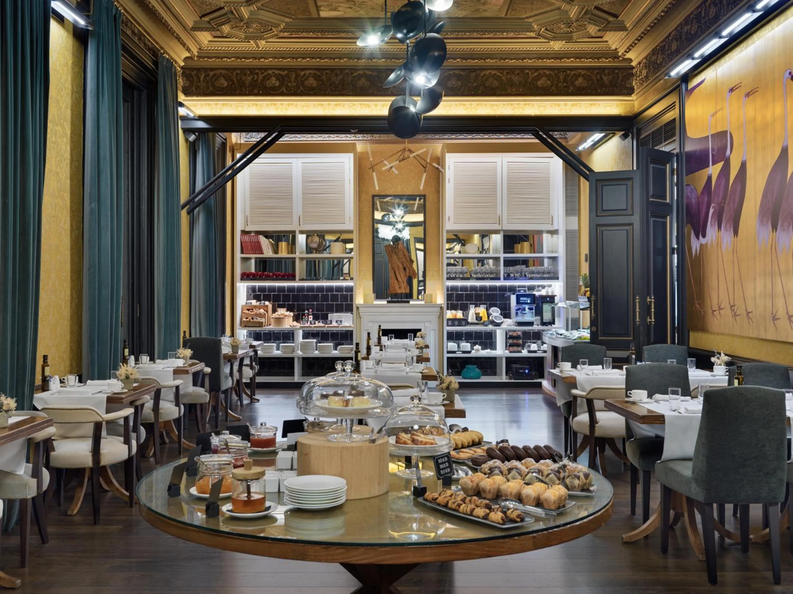 Buffet breakfast in Boutique Hotel H10 Catalunya Plaza