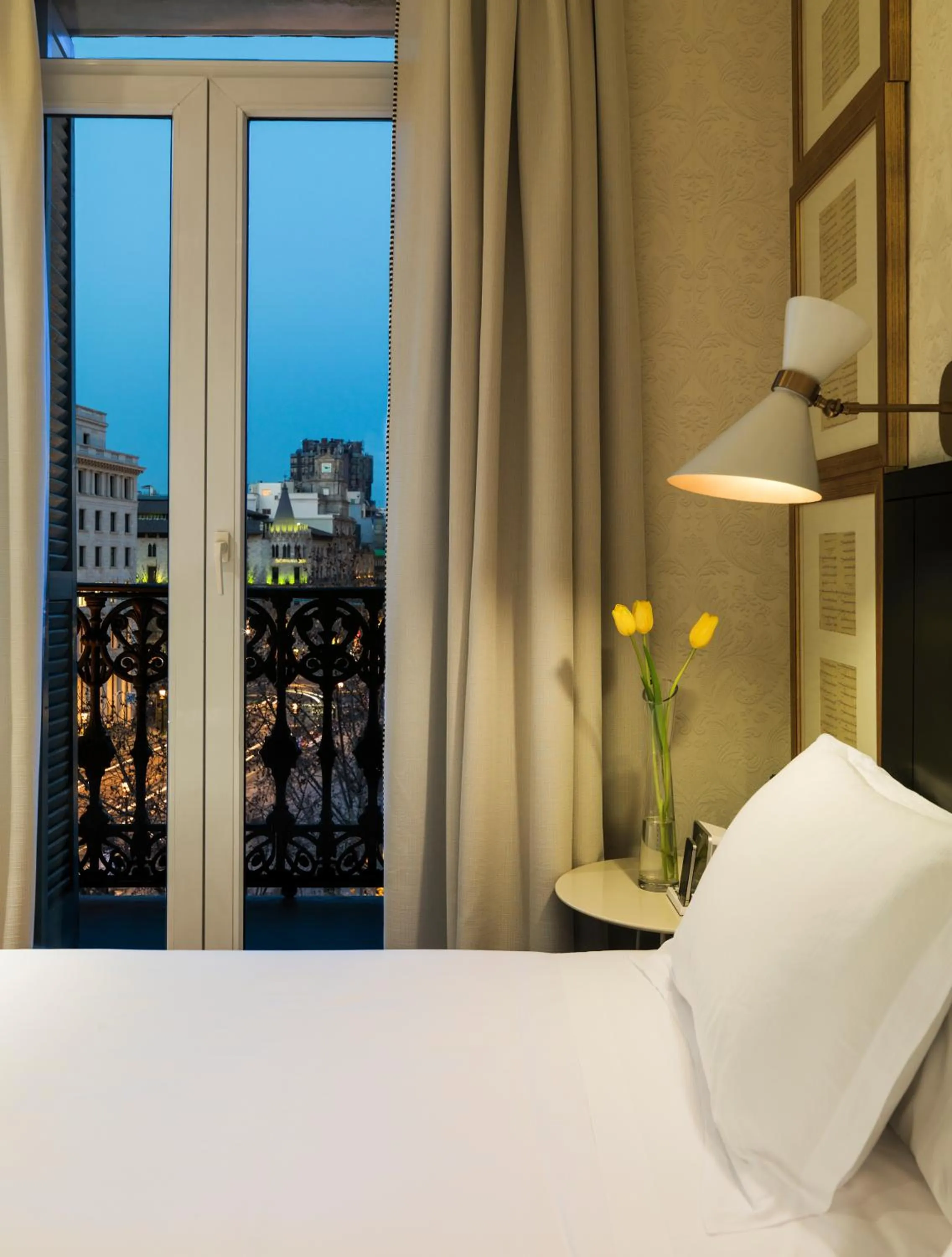 Bed in Boutique Hotel H10 Catalunya Plaza