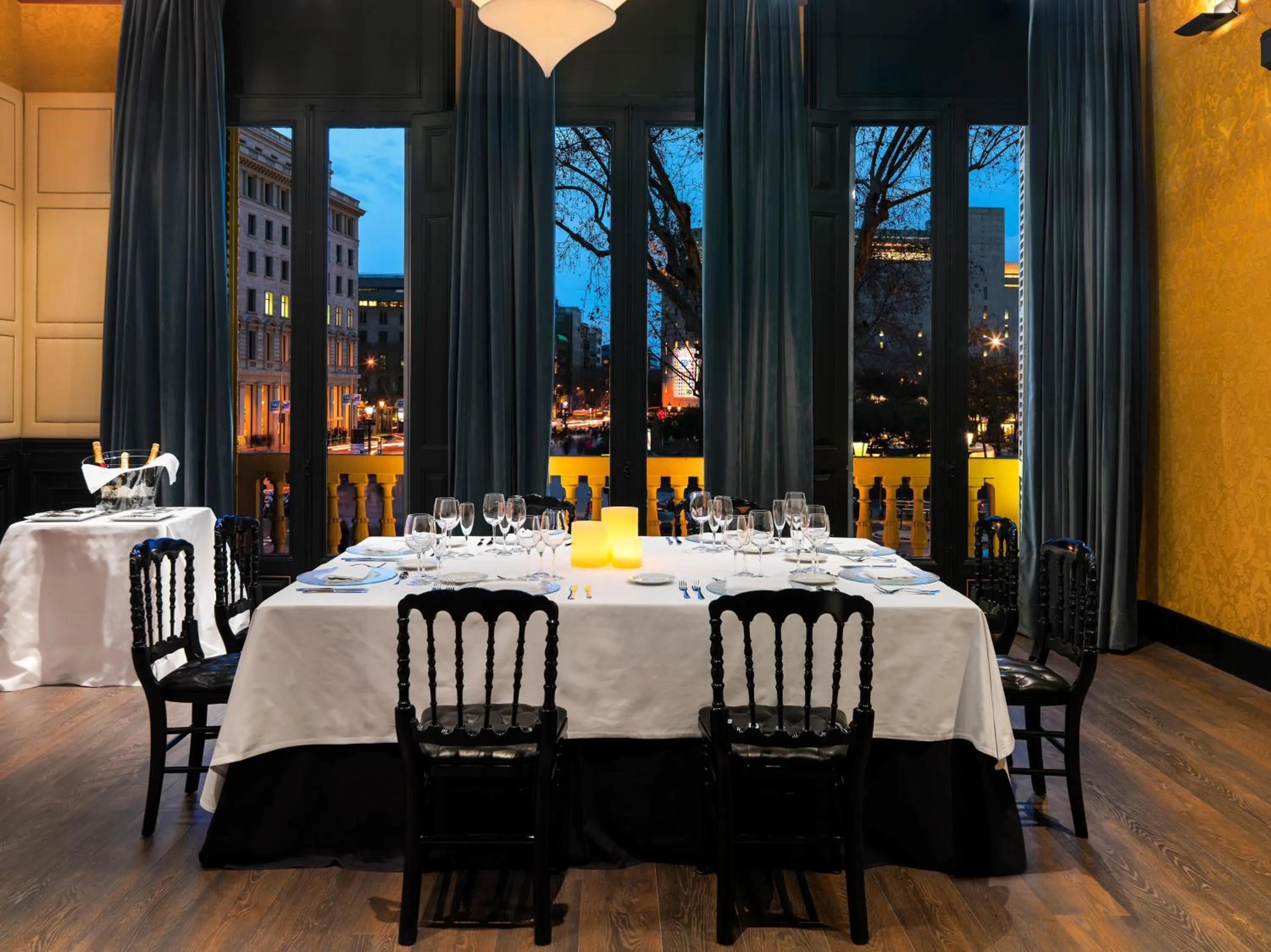 Restaurant/places to eat in Boutique Hotel H10 Catalunya Plaza