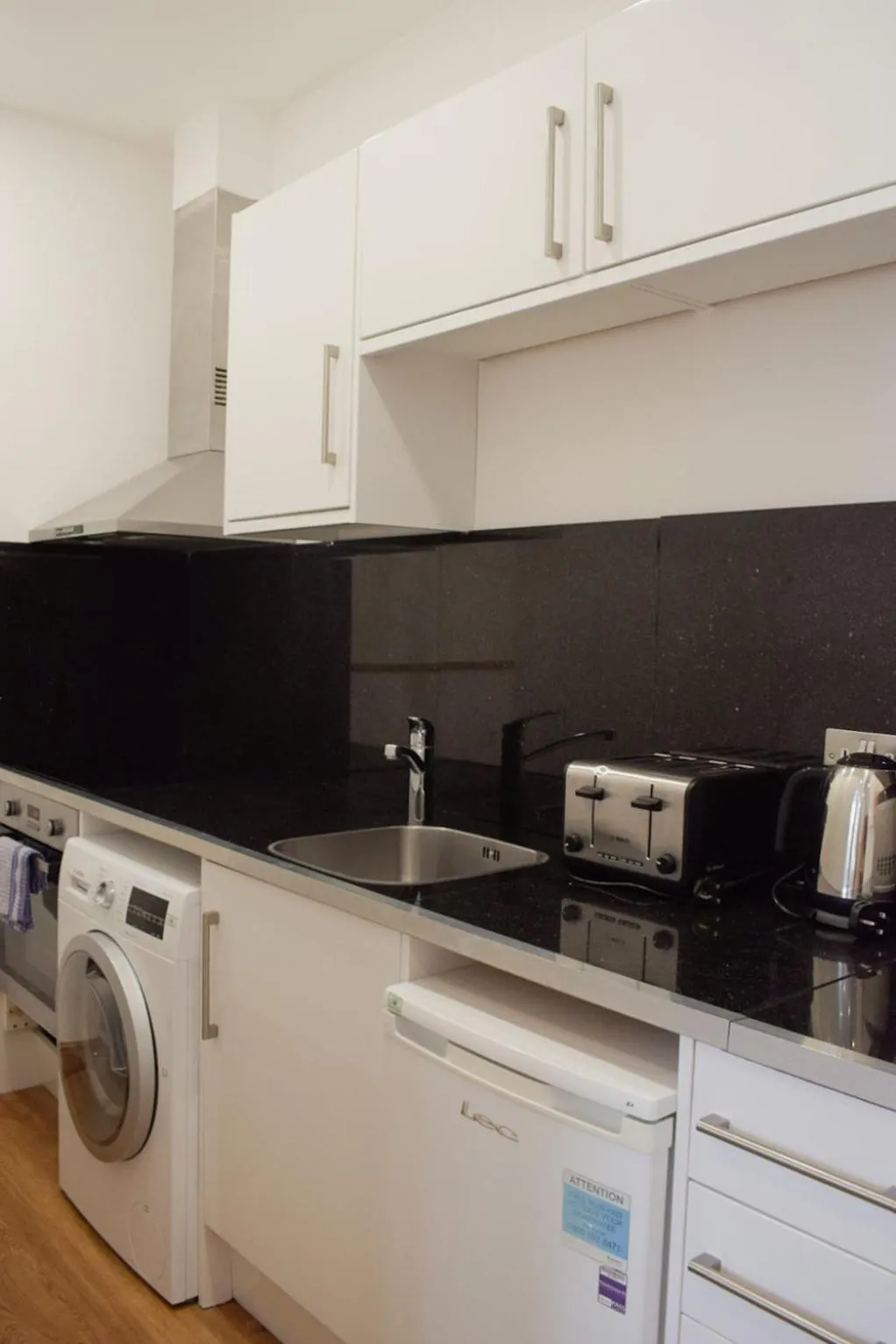 Kitchen or kitchenette in Osborne Aparthotel