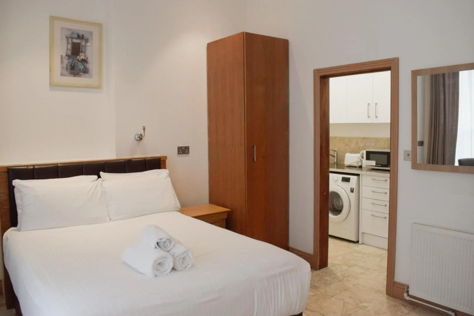 Photo of the whole room, Bed in Osborne Aparthotel