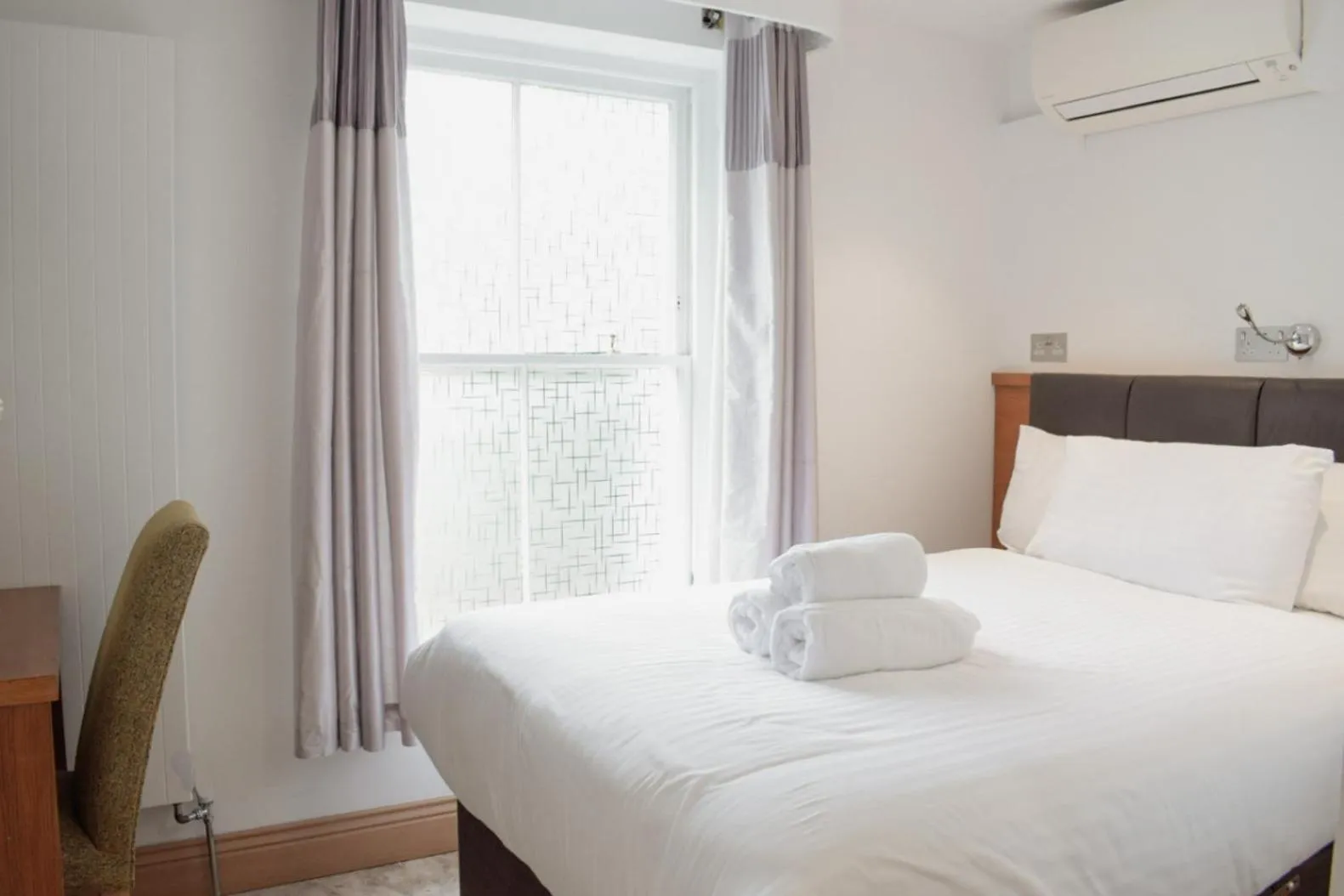 Bed in Osborne Aparthotel