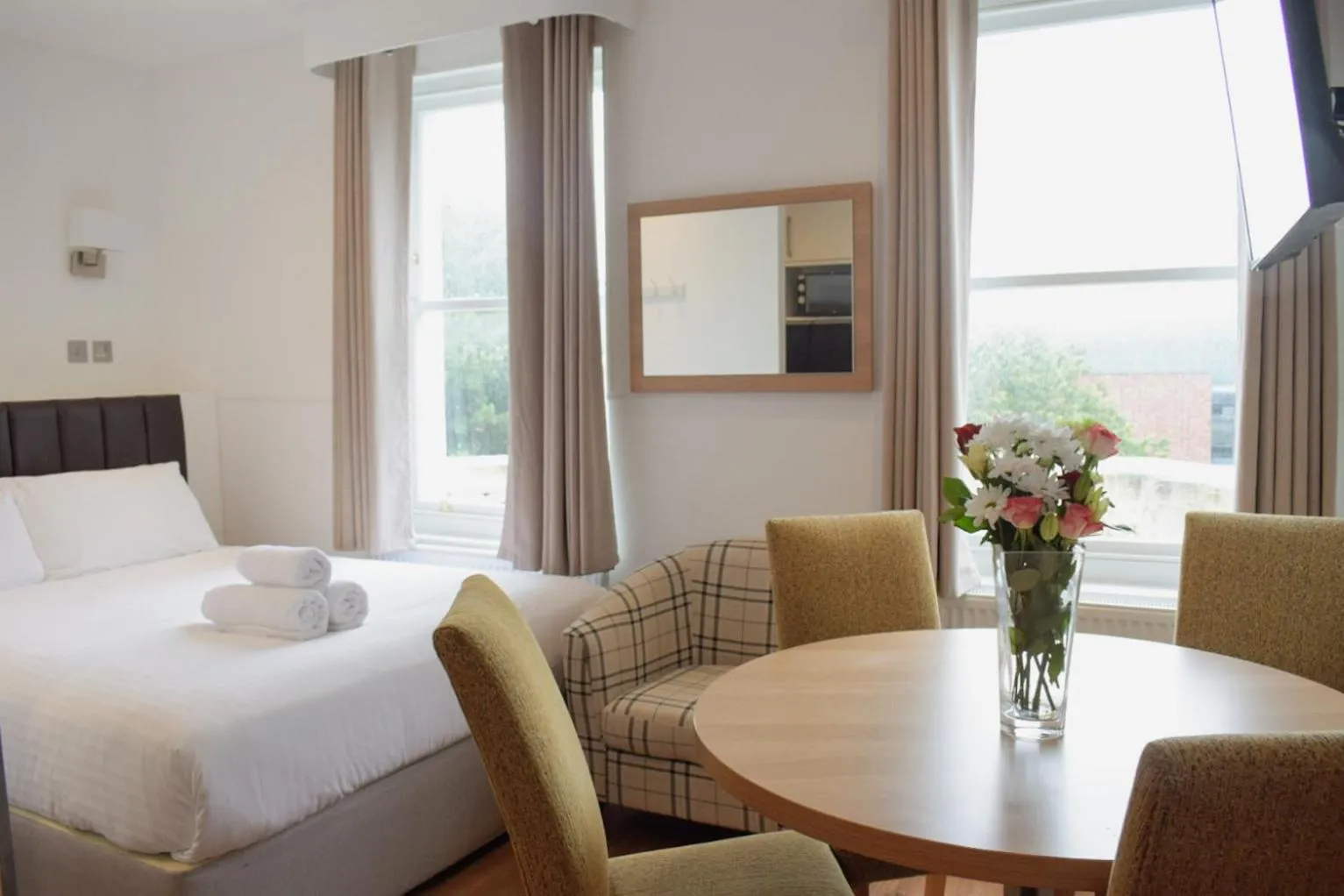 Photo of the whole room, Bed in Osborne Aparthotel