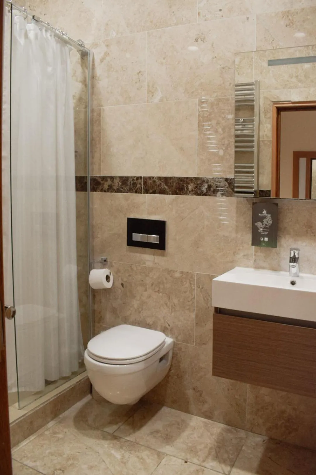 Toilet in Osborne Aparthotel