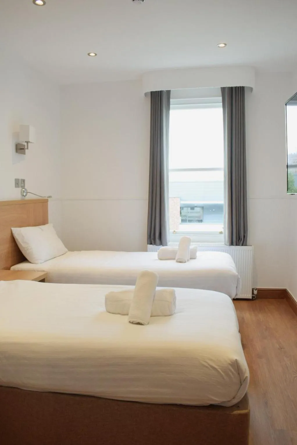 Photo of the whole room, Bed in Osborne Aparthotel