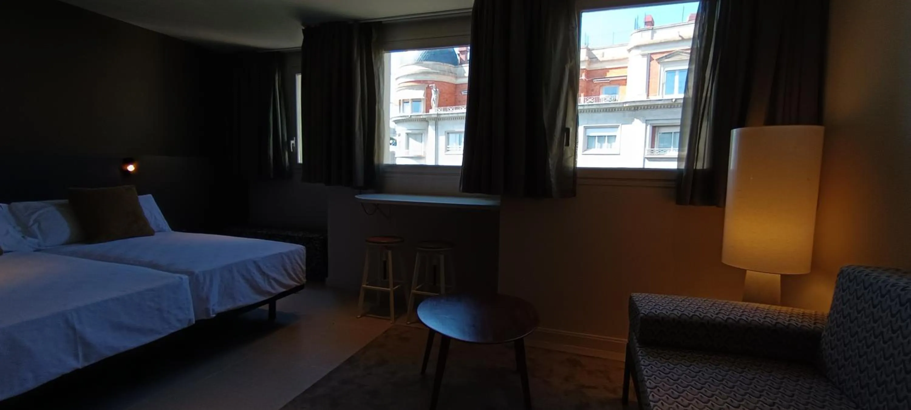 City view, Bed in Senator Barcelona Apartments