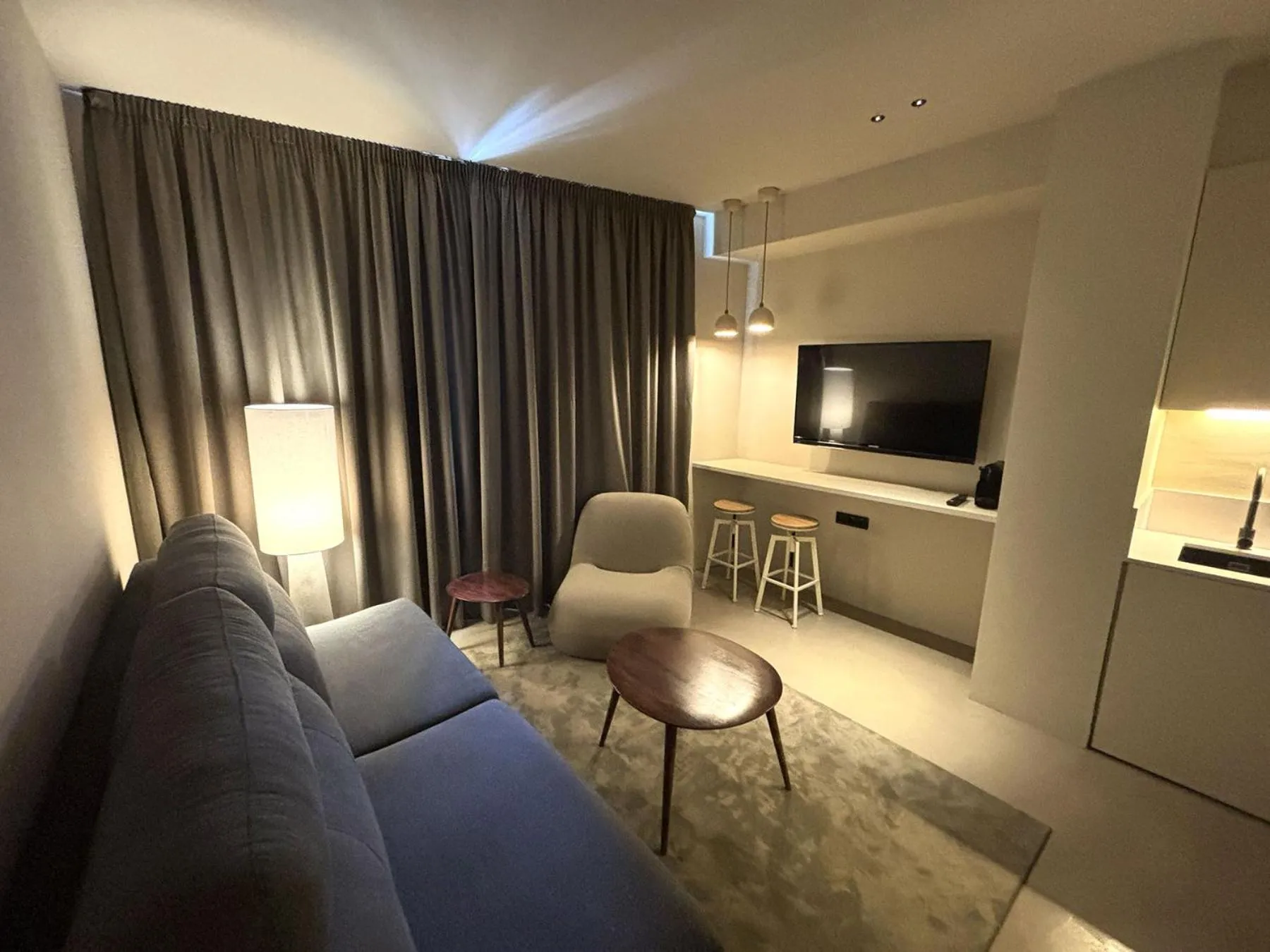 Living room in Senator Barcelona Apartments