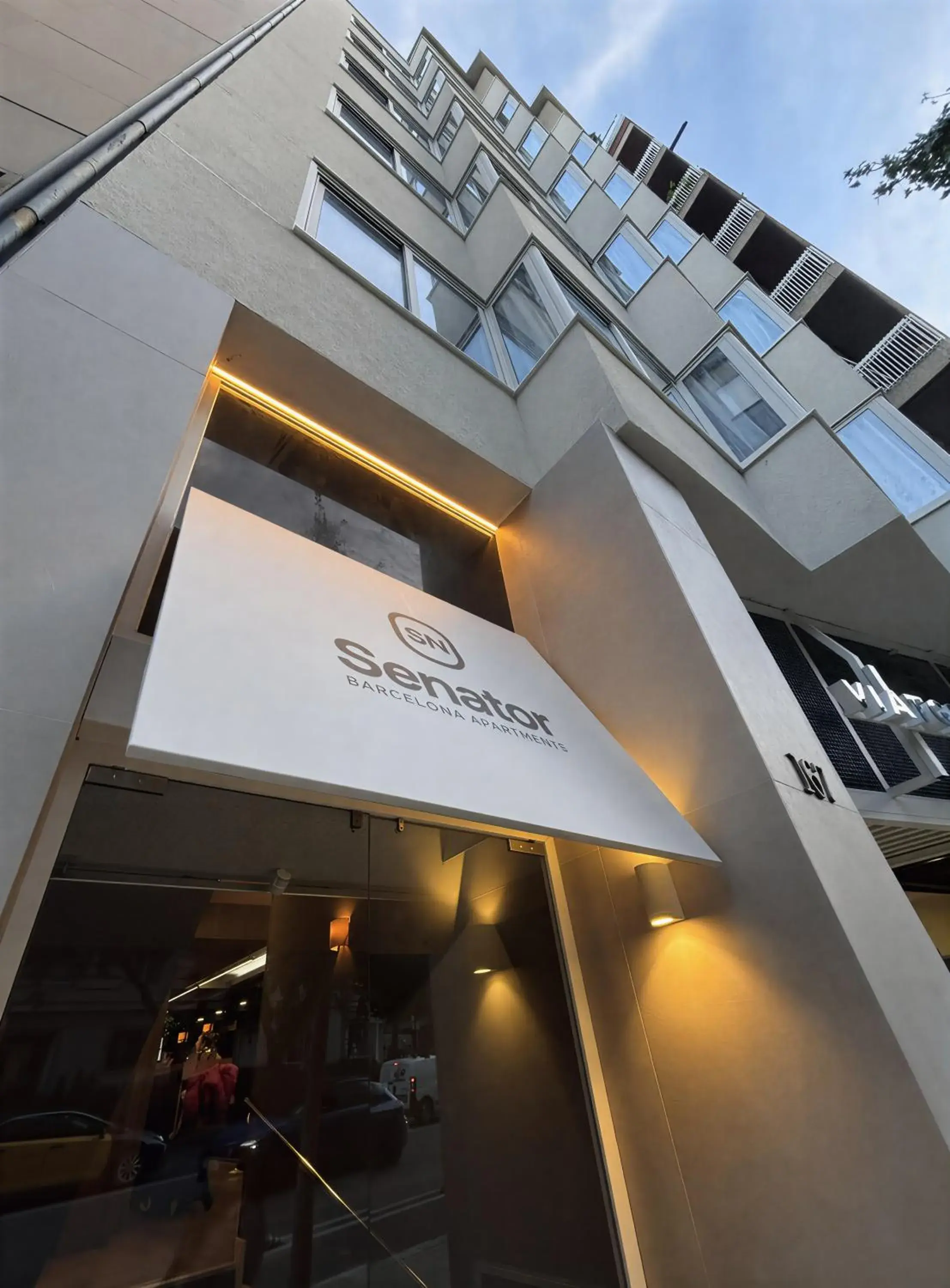 Facade/entrance in Senator Barcelona Apartments Facade/entrance in Senator Barcelona Apartments