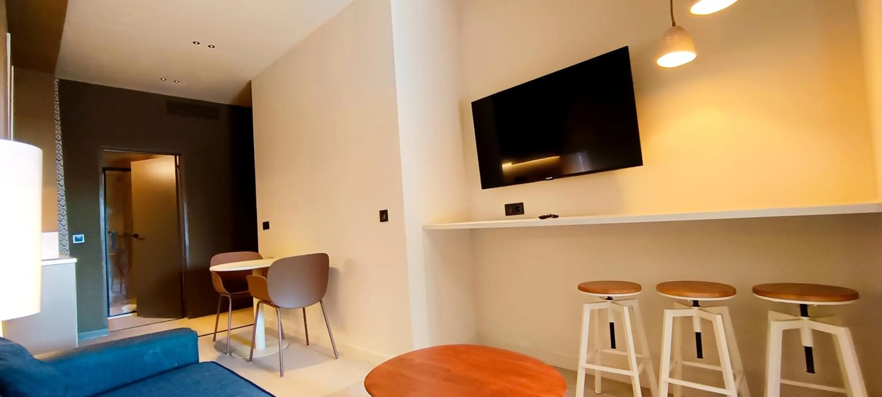 Living room in Senator Barcelona Apartments