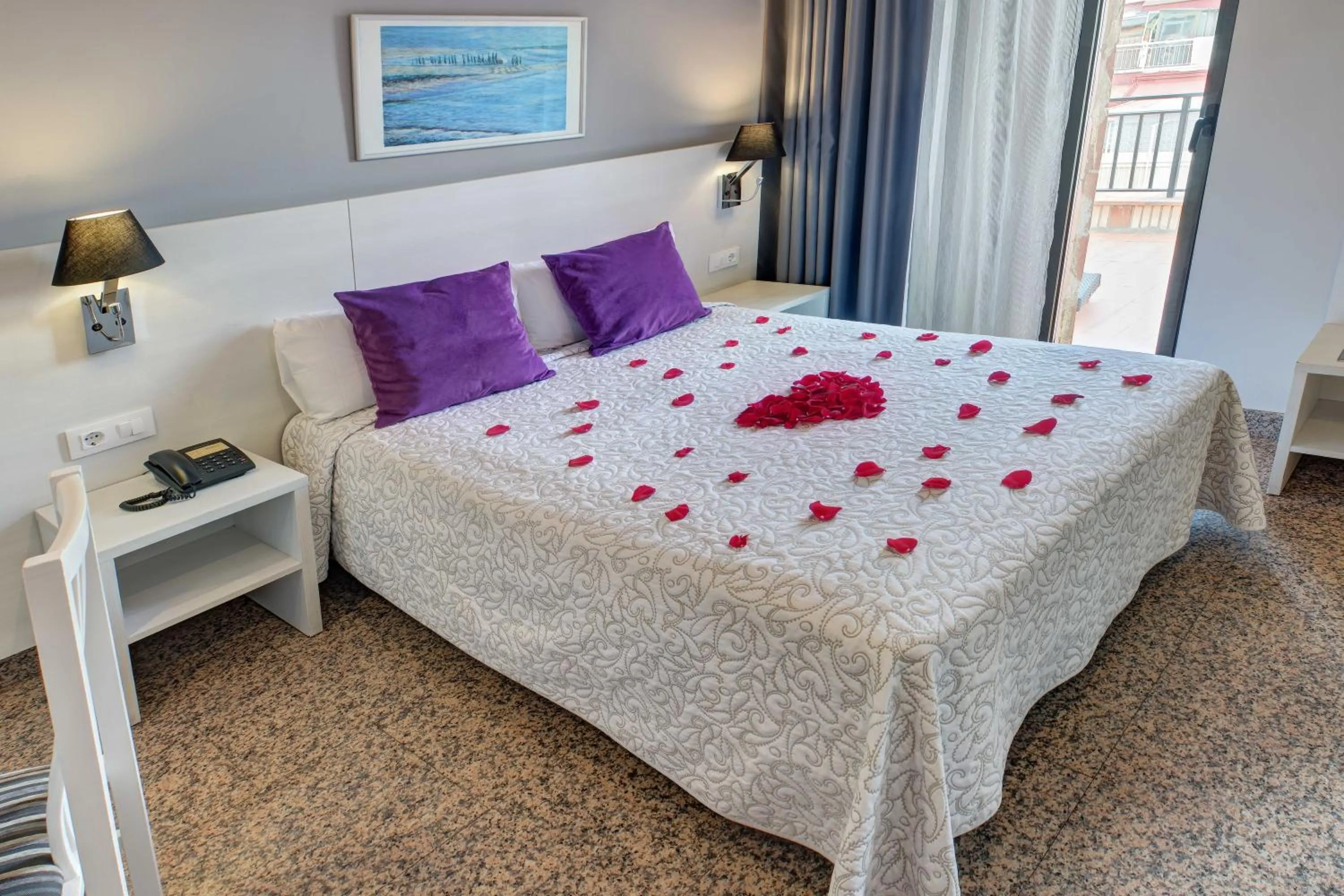 Decorative detail, Bed in Hotel Nuevo Triunfo