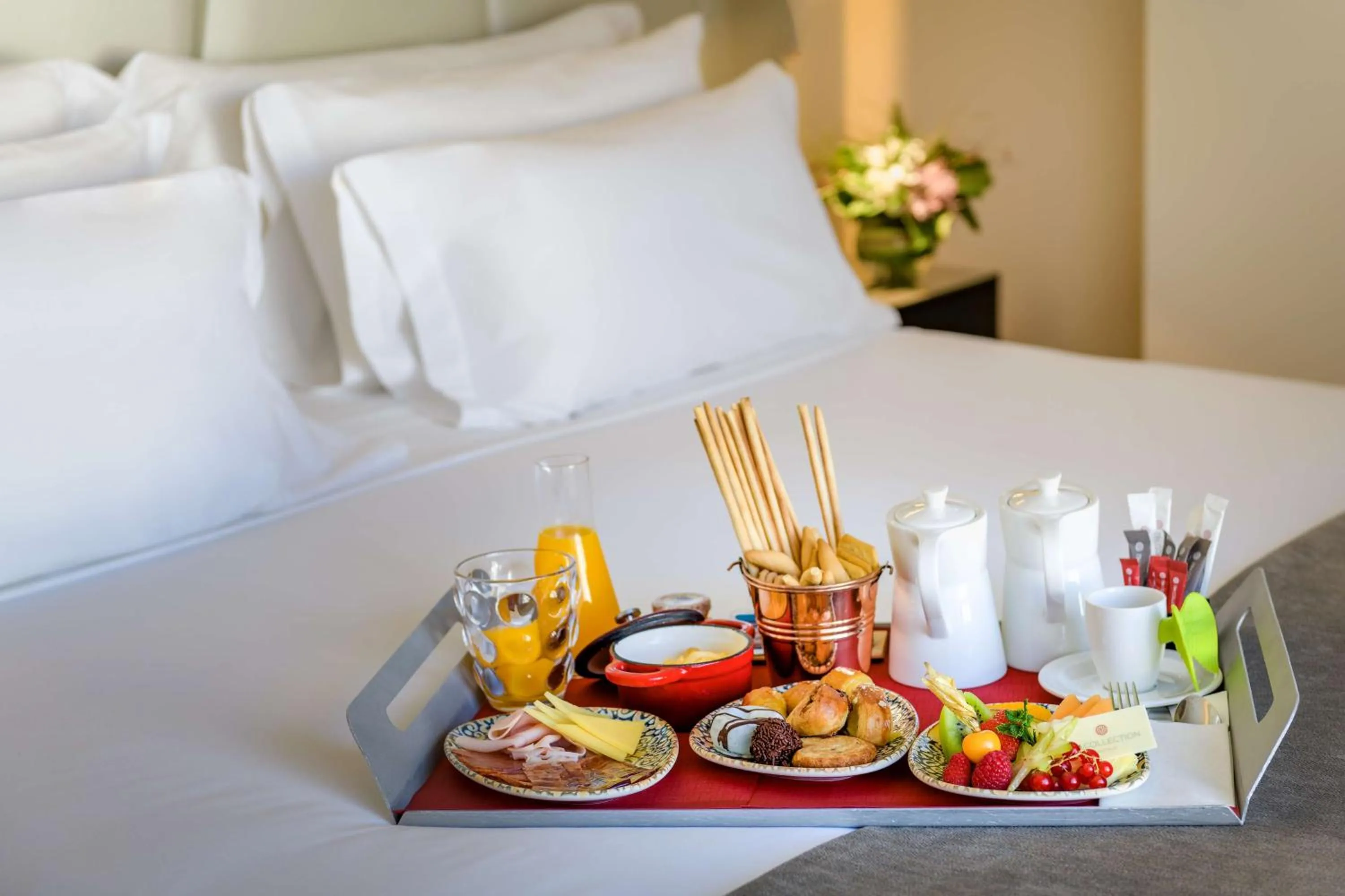 Bedroom, Bed in NH Collection Madrid Colón