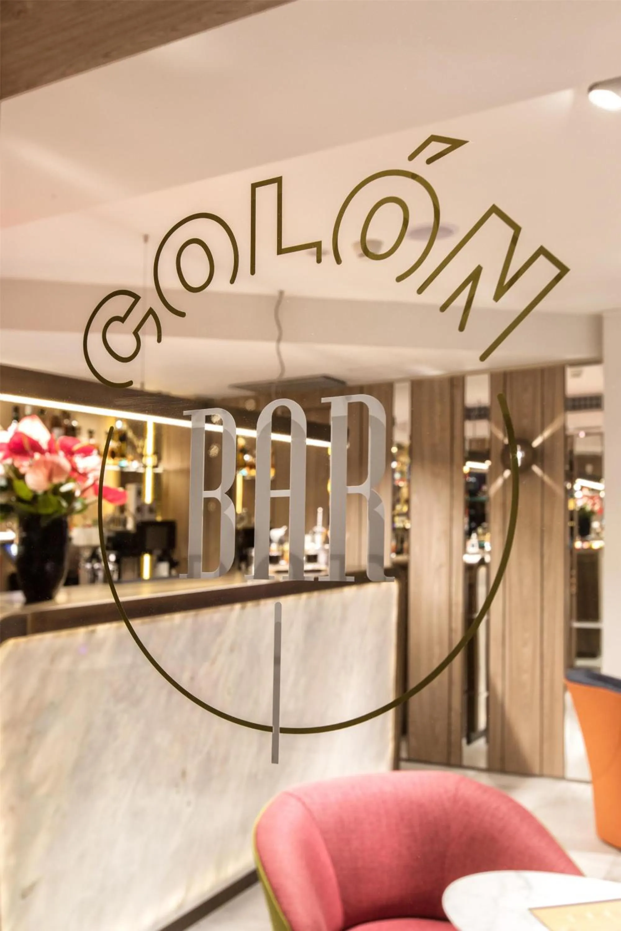 Lounge or bar in NH Collection Madrid Colón