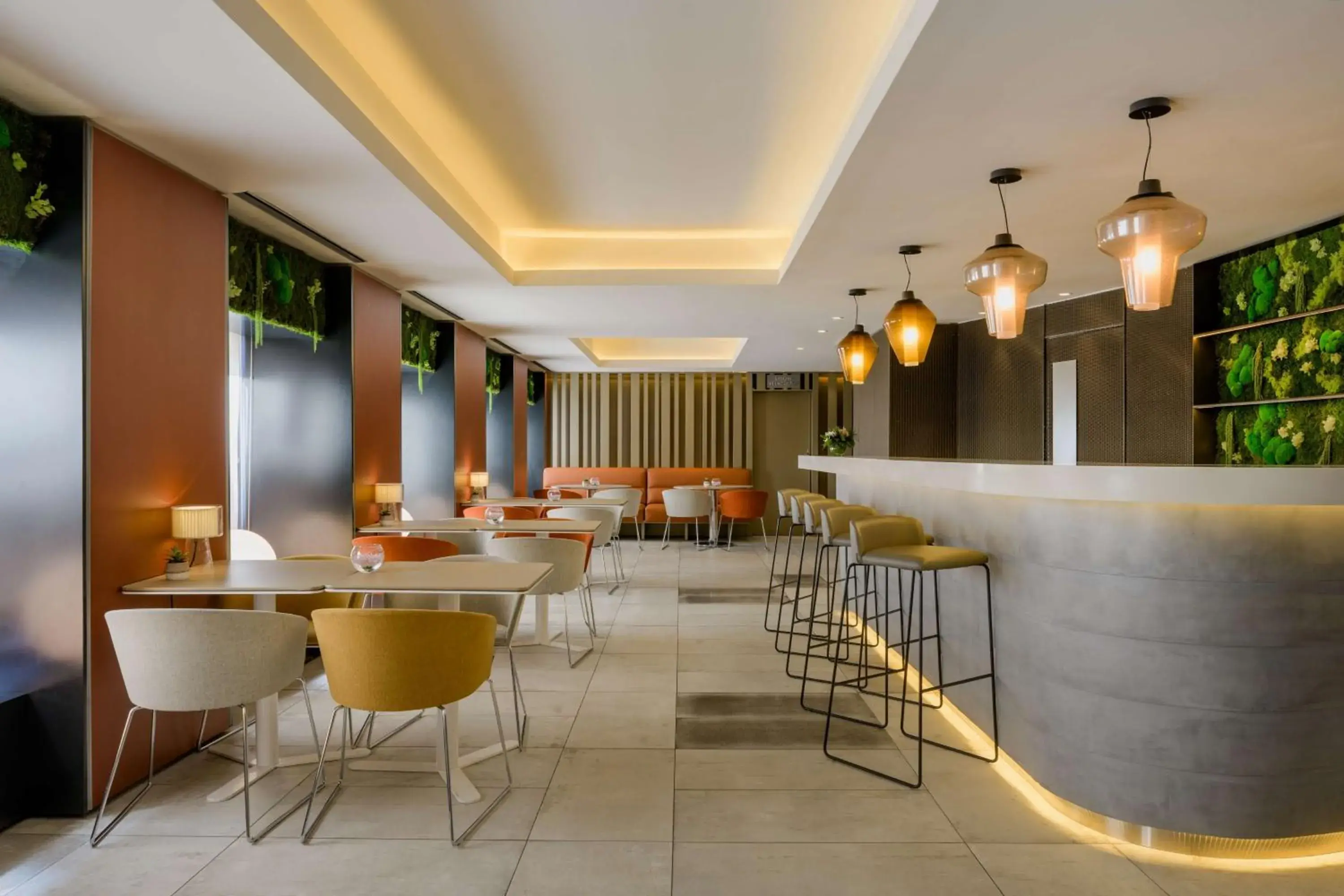 Lounge or bar in NH Collection Madrid Colón Lounge or bar in NH Collection Madrid Colón