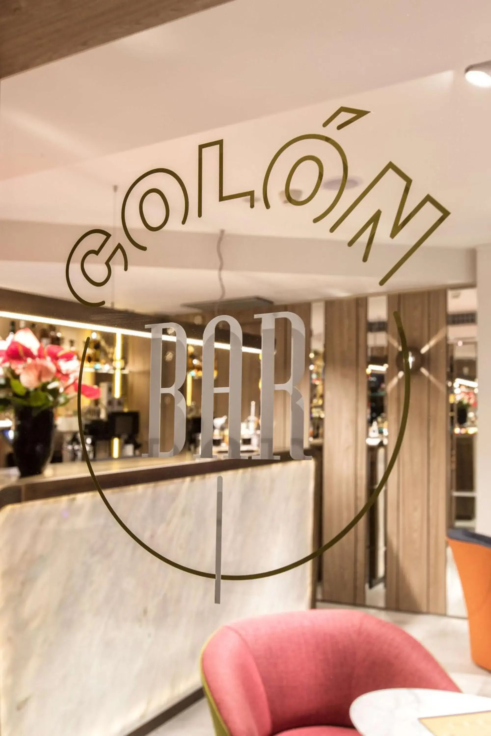 Lounge or bar in NH Collection Madrid Colón Lounge or bar in NH Collection Madrid Colón