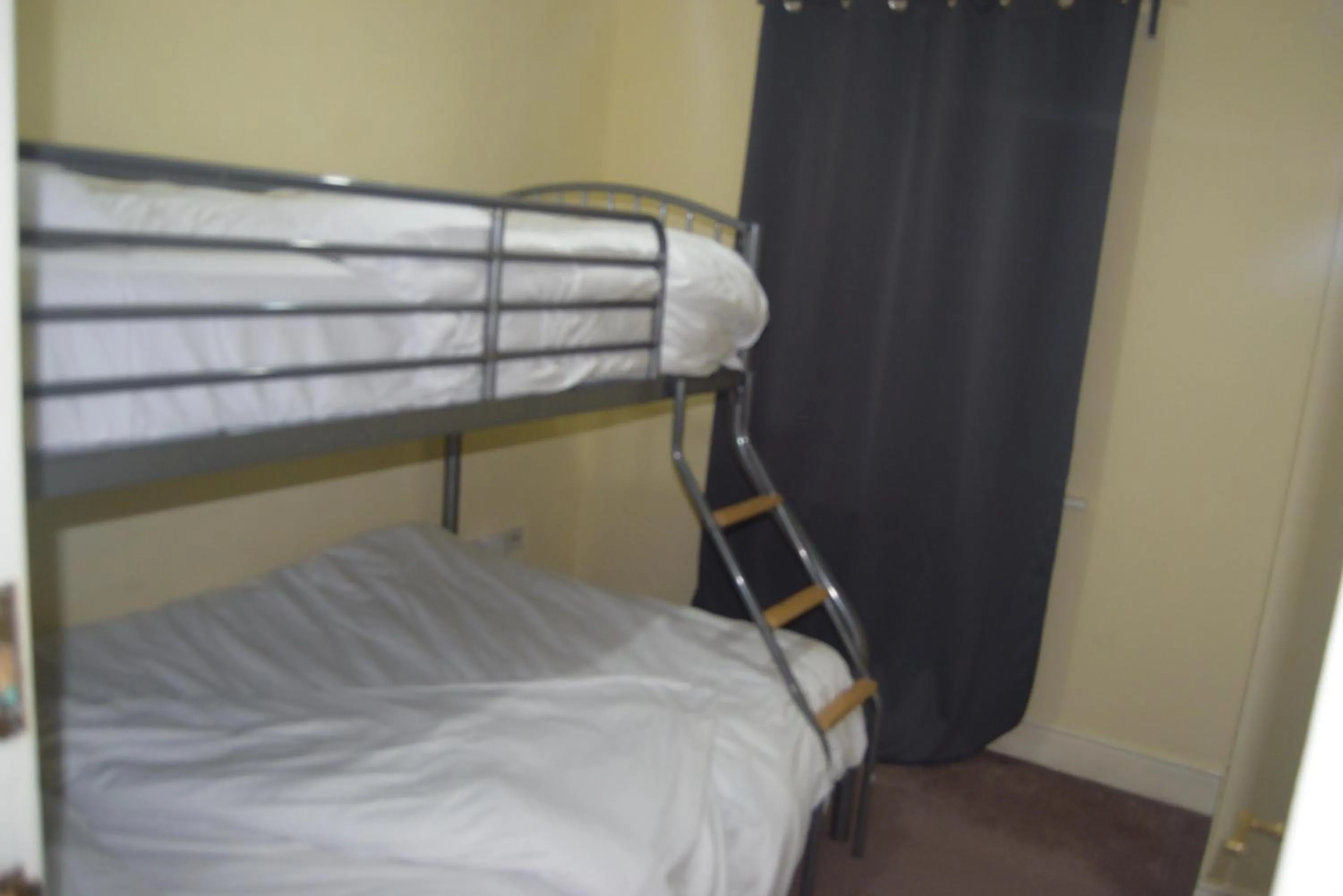 bunk bed, Bed in 2-Bed Apartment Sleeps 4 with Wi-Fi