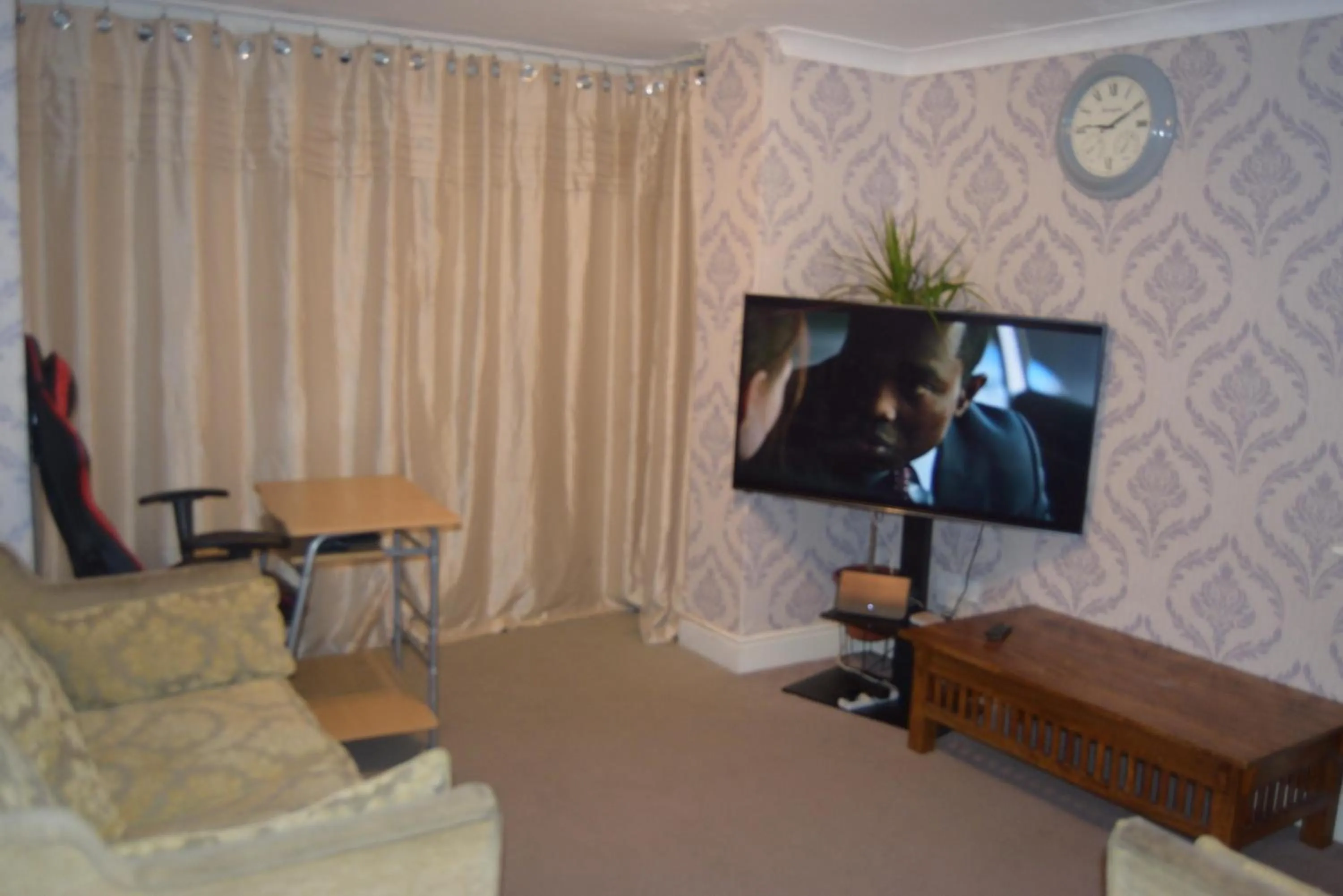 Living room in 2-Bed Apartment Sleeps 4 with Wi-Fi