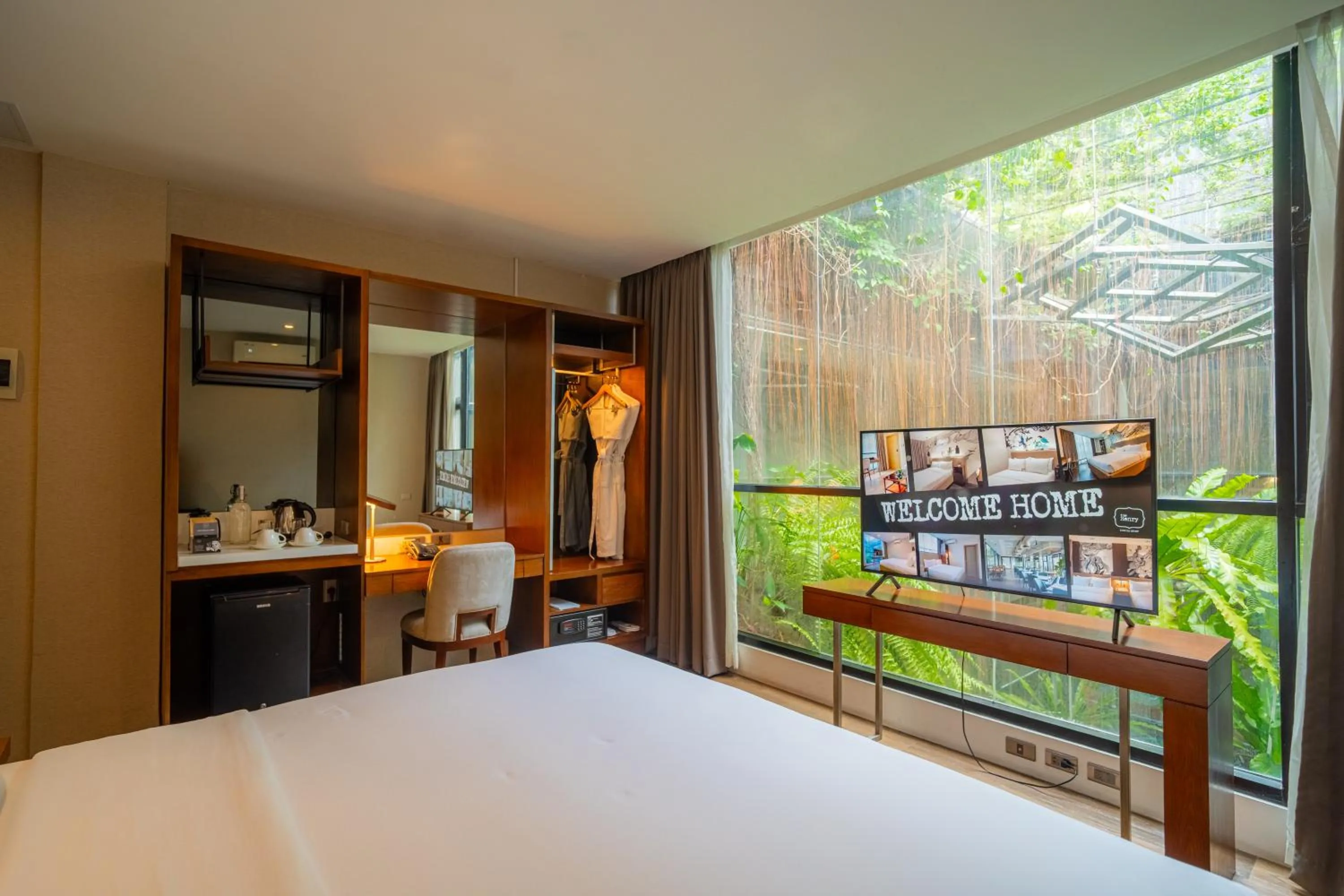 Bedroom, Bed in The Henry Hotel Roost Bacolod