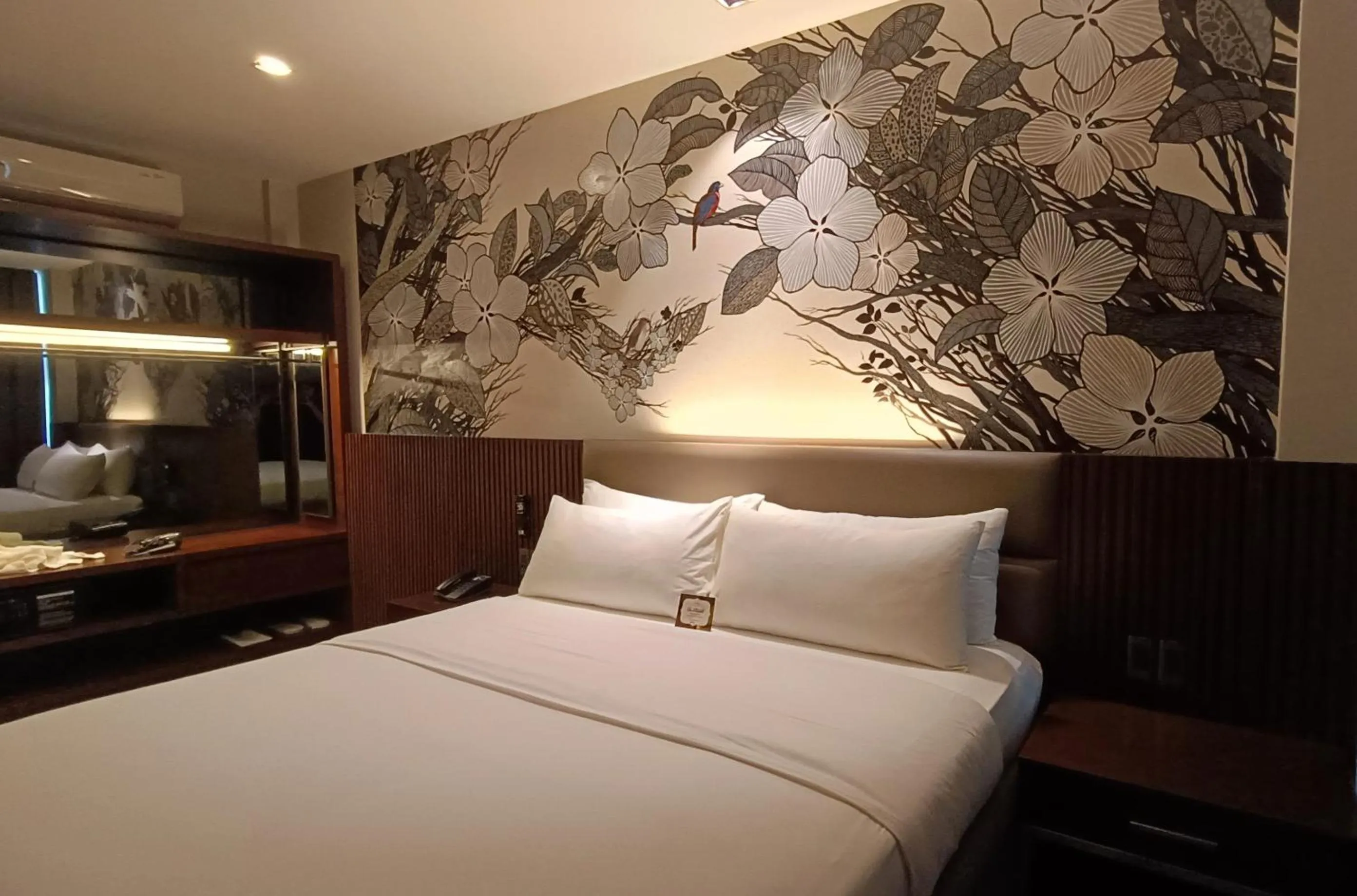 Bed in The Henry Hotel Roost Bacolod