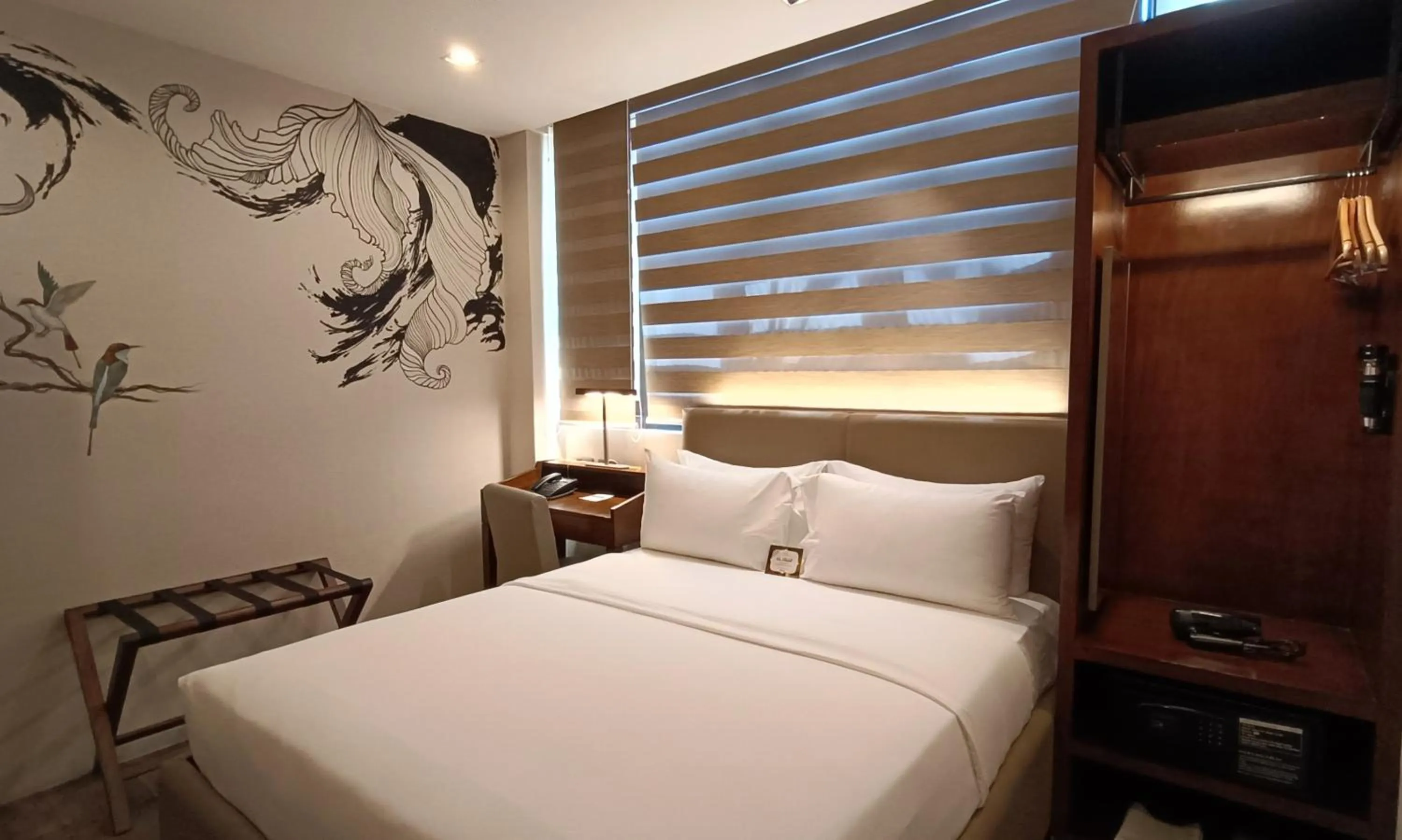 Bed in The Henry Hotel Roost Bacolod