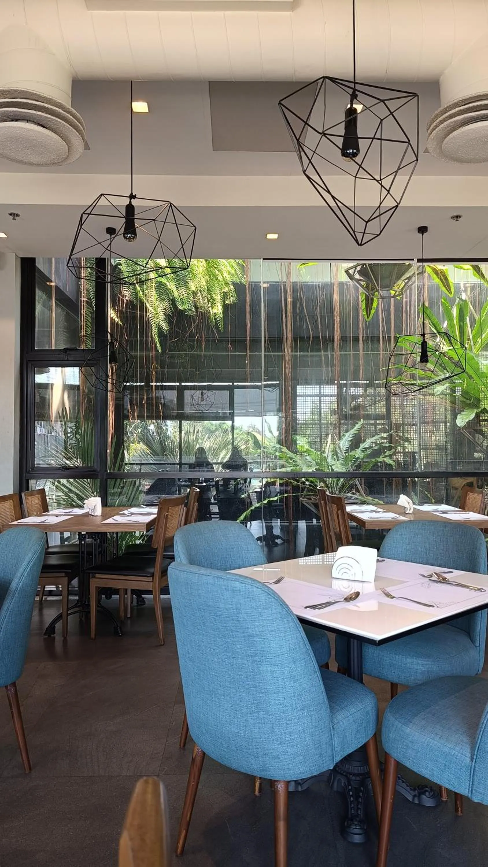 Restaurant/places to eat in The Henry Hotel Roost Bacolod