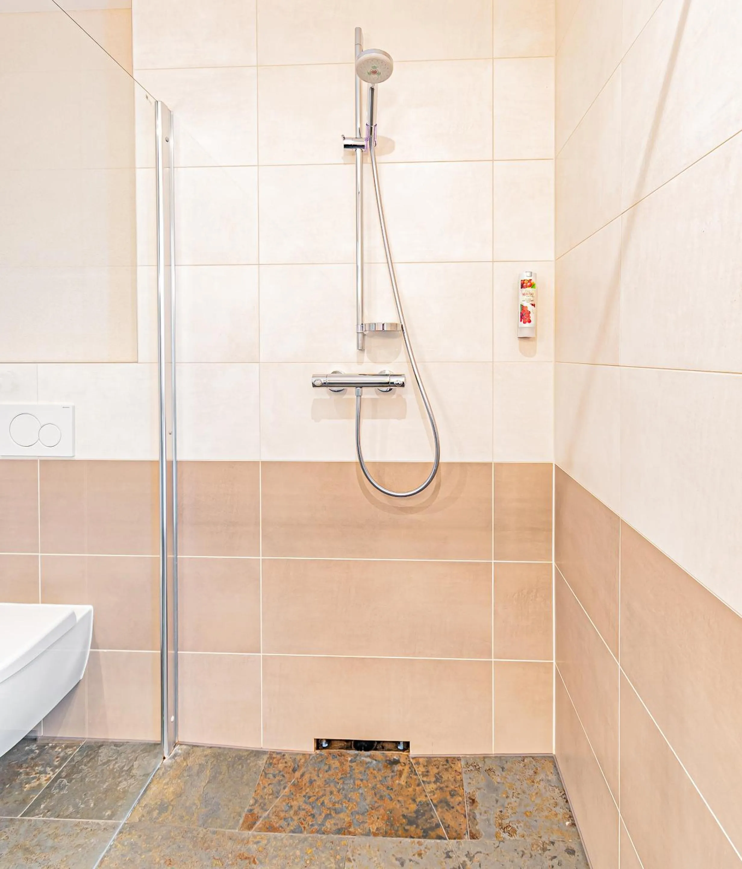 Bathroom in Johannishof Wein-Café & Gästehaus